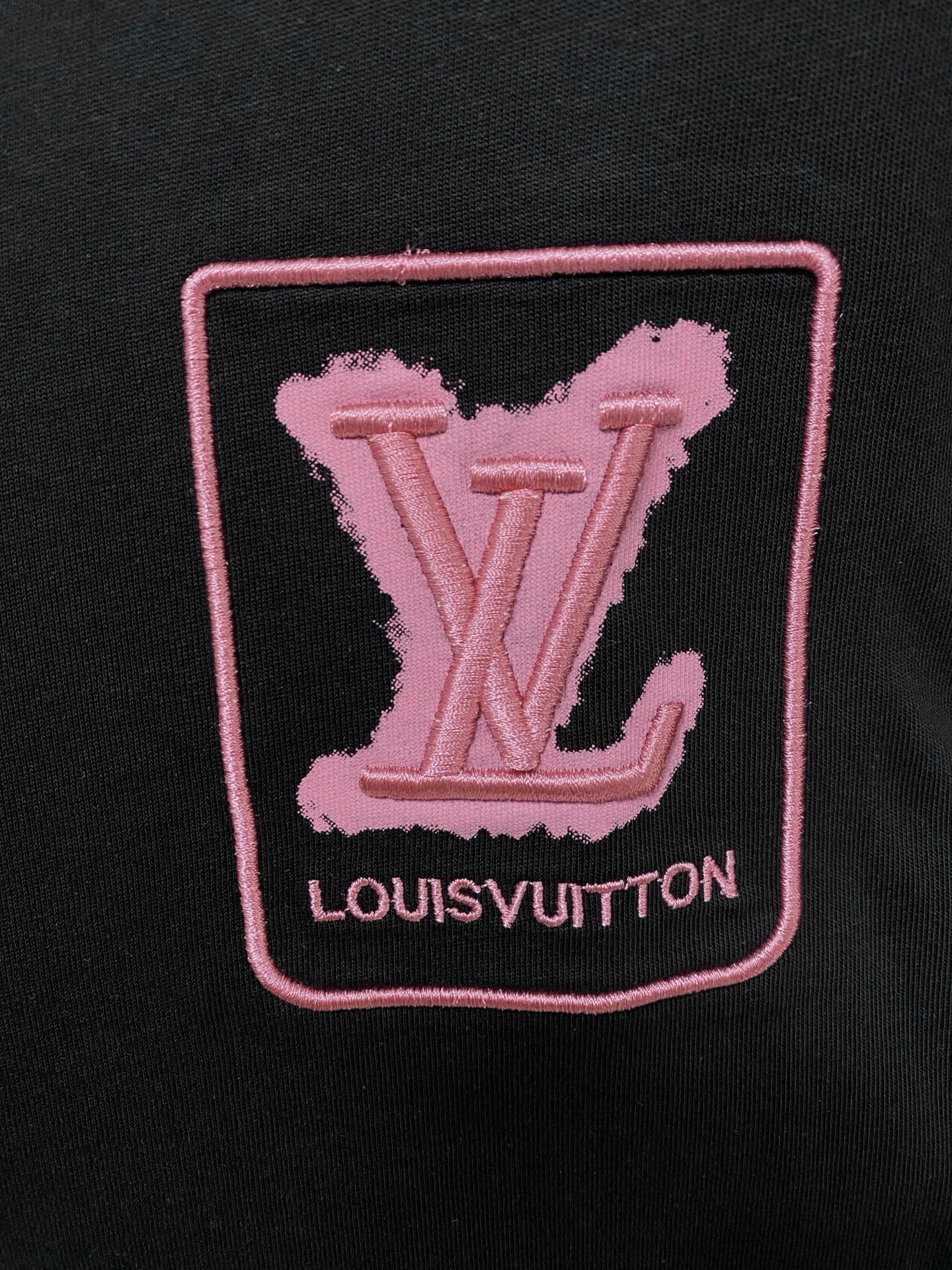 PLV2025夏季新款短袖T恤，个性艺术系列全网独家首发 百搭款细节处理完美纯棉面料十分精致 原版面料 