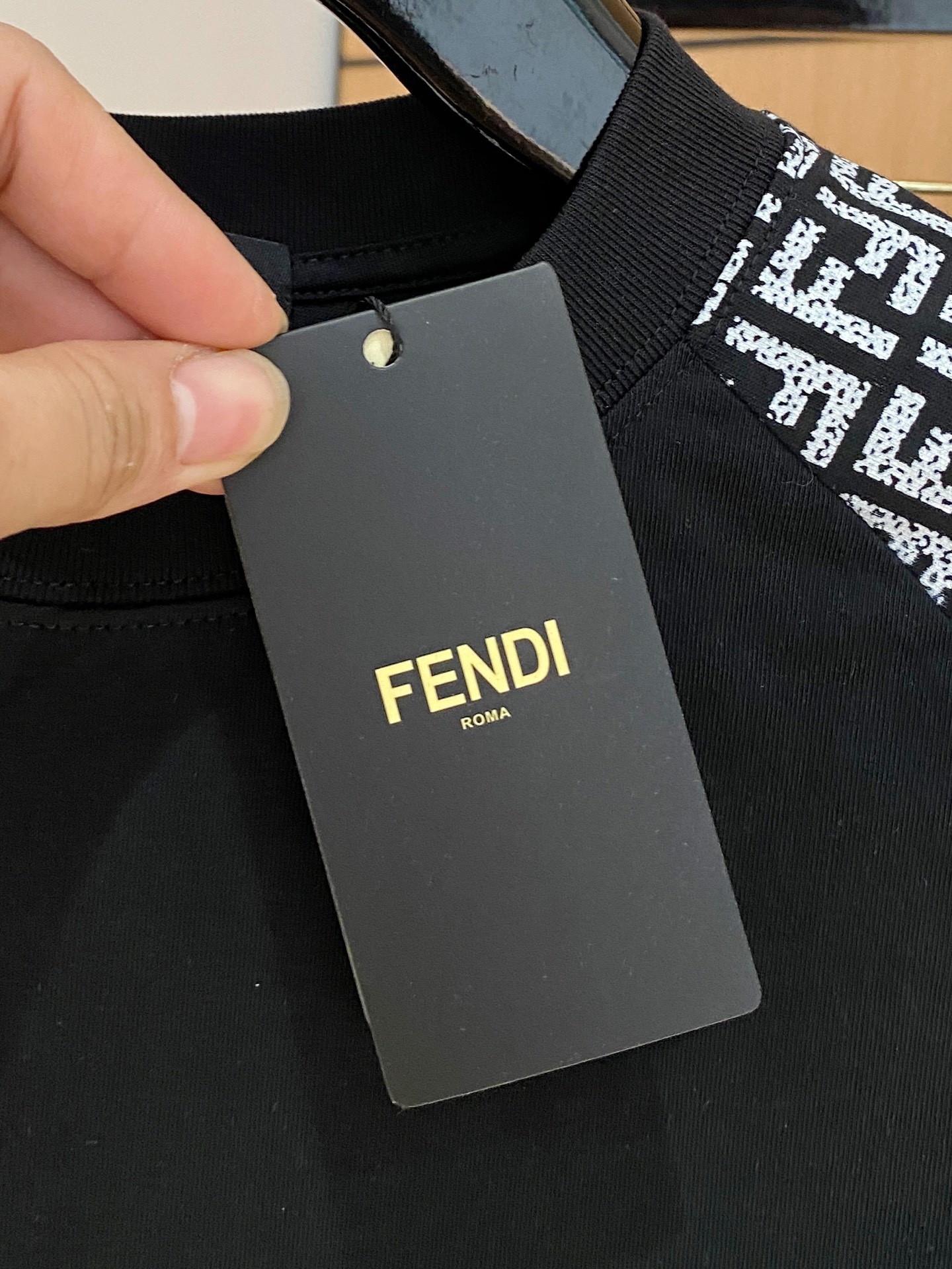 ss芬迪纯棉最新面料经典标识图案logo时尚简约潮流短袖，最顶级的品质专柜原单短袖，顶级制作工艺进口面料