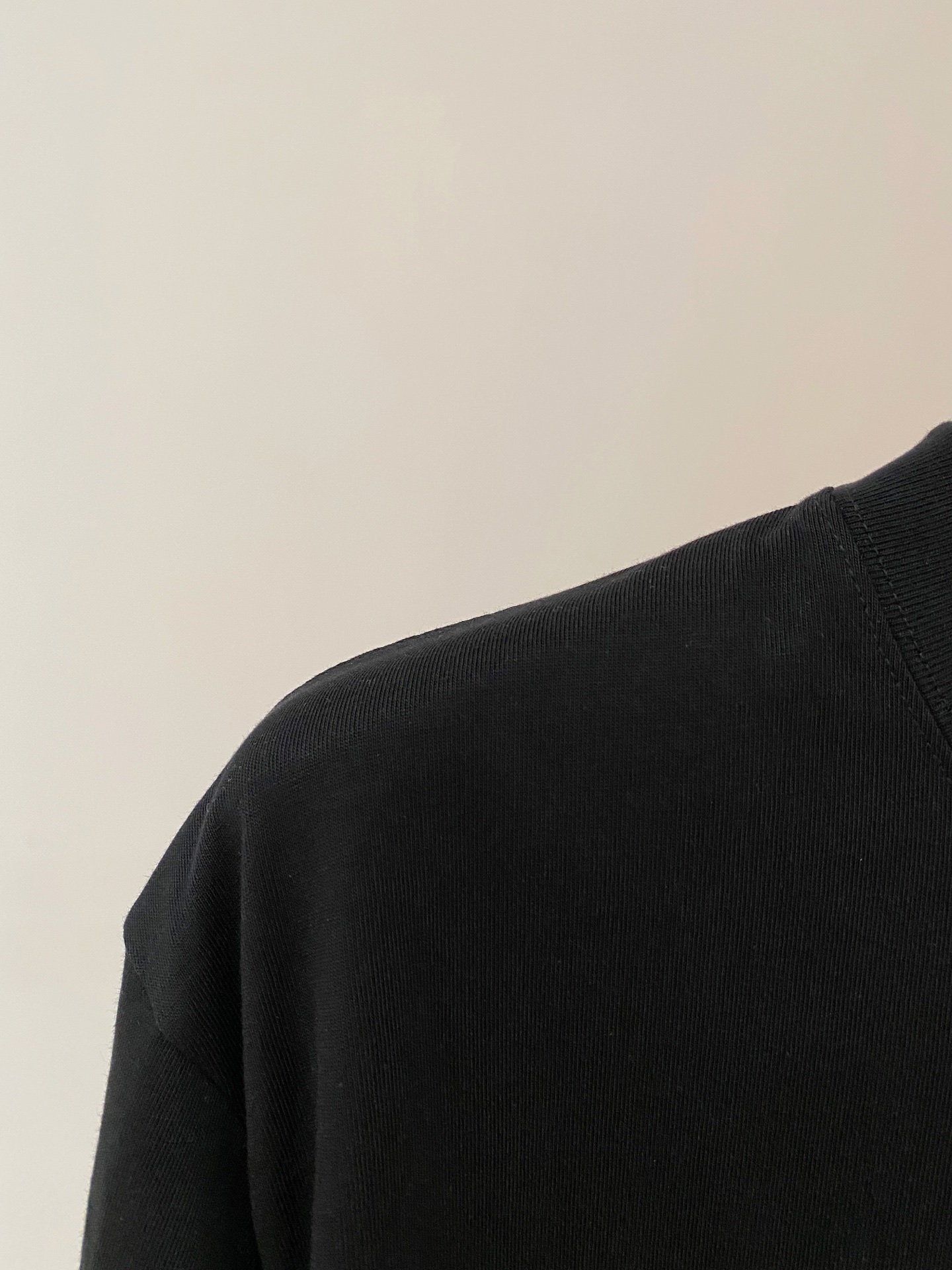 ss巴宝莉纯棉最新面料经典标识图案logo时尚简约潮流短袖，最顶级的品质专柜原单短袖，顶级制作工艺进口面