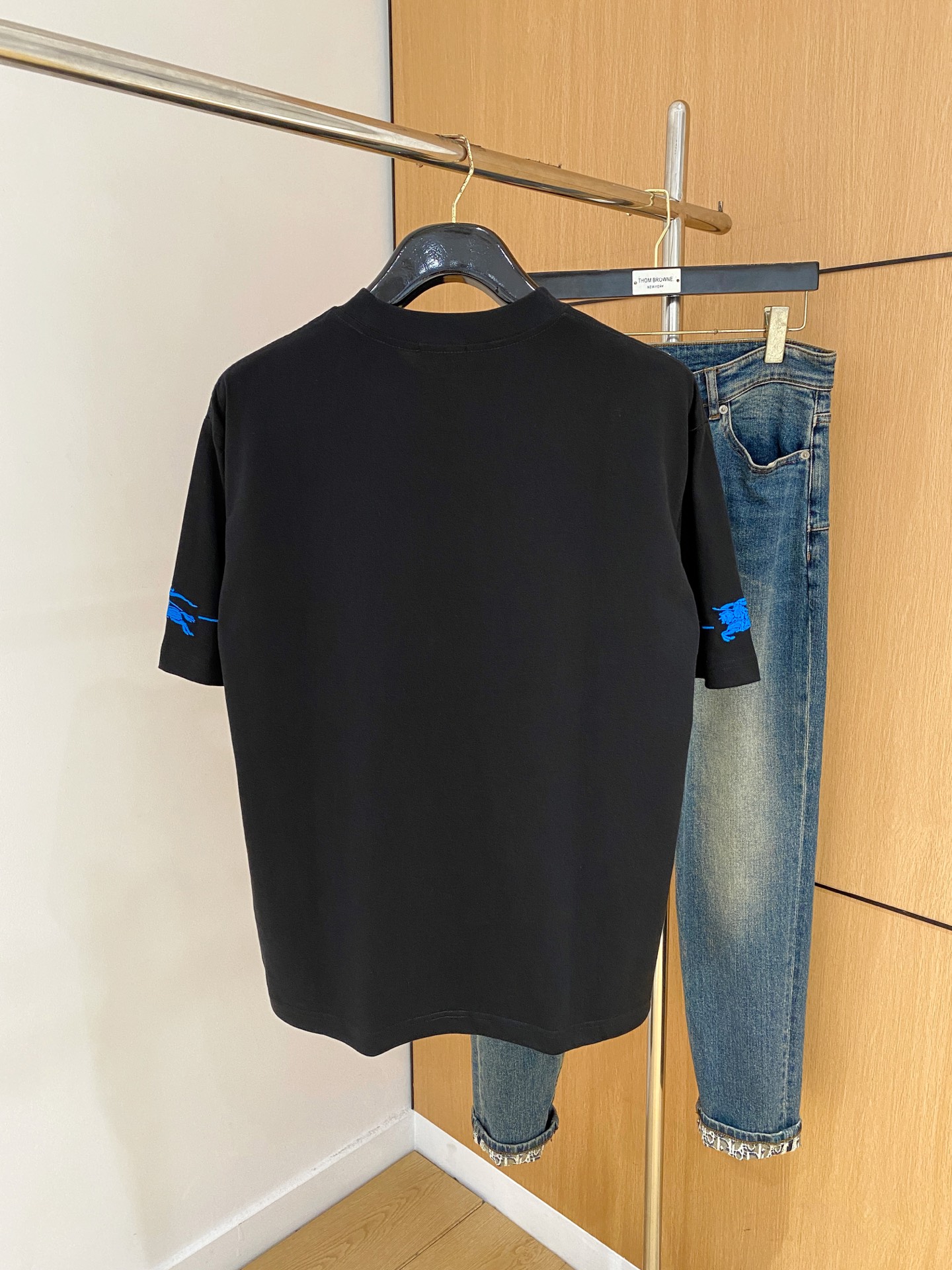 ss巴宝莉纯棉最新面料经典标识图案logo时尚简约潮流短袖，最顶级的品质专柜原单短袖，顶级制作工艺进口面