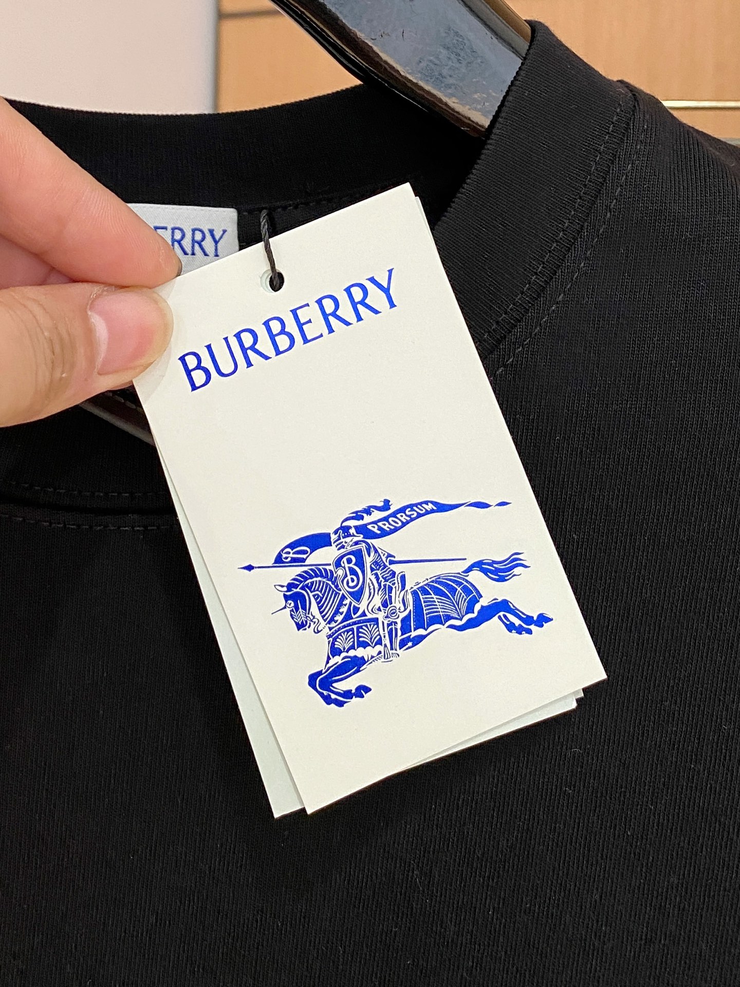 ss巴宝莉纯棉最新面料经典标识图案logo时尚简约潮流短袖，最顶级的品质专柜原单短袖，顶级制作工艺进口面