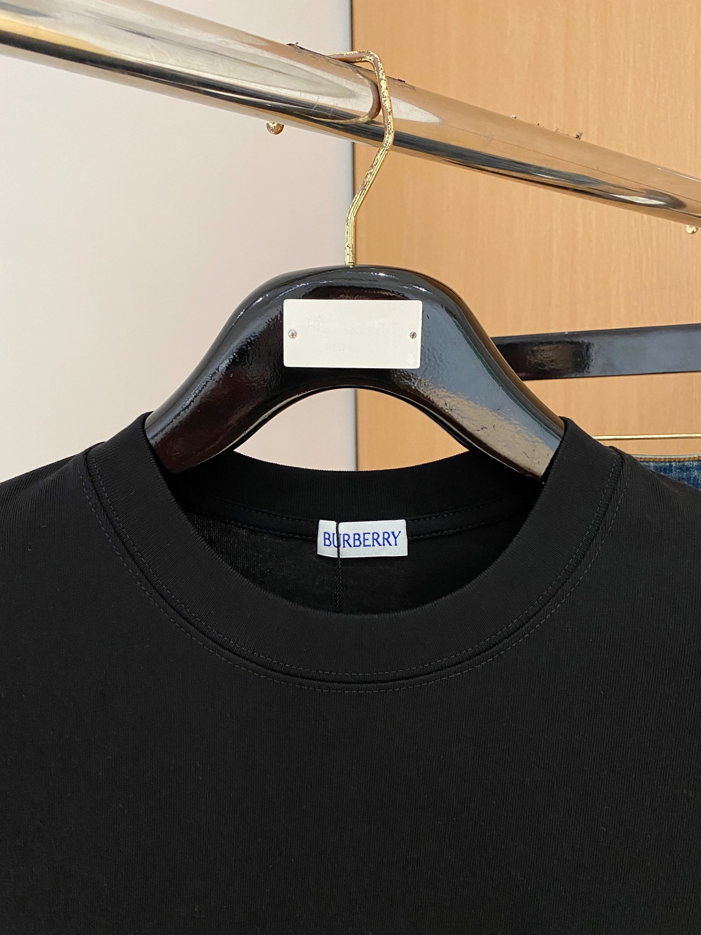 ss巴宝莉纯棉最新面料经典标识图案logo时尚简约潮流短袖，最顶级的品质专柜原单短袖，顶级制作工艺进口面