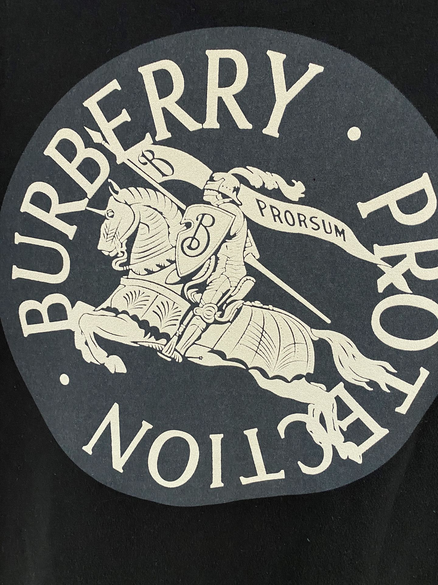 ss巴宝莉纯棉最新面料经典标识图案logo时尚简约潮流短袖，最顶级的品质专柜原单短袖，顶级制作工艺进口面