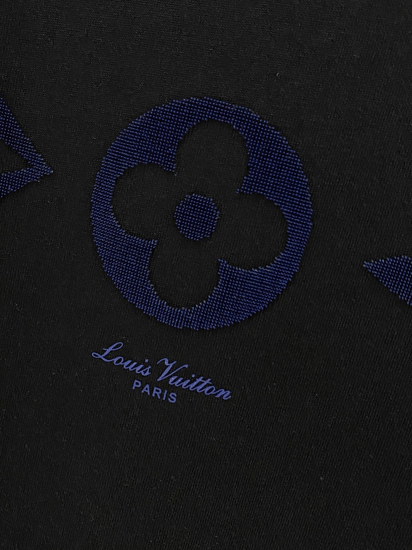 ssLV纯棉最新面料经典标识图案logo时尚简约潮流短袖，最顶级的品质专柜原单短袖，顶级制作工艺进口面料