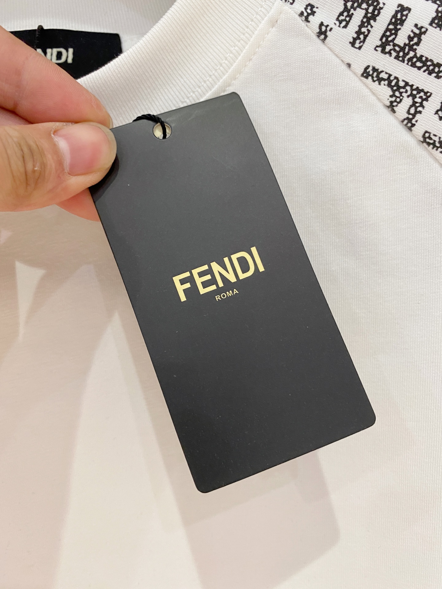 ss芬迪纯棉最新面料经典标识图案logo时尚简约潮流短袖，最顶级的品质专柜原单短袖，顶级制作工艺进口面料