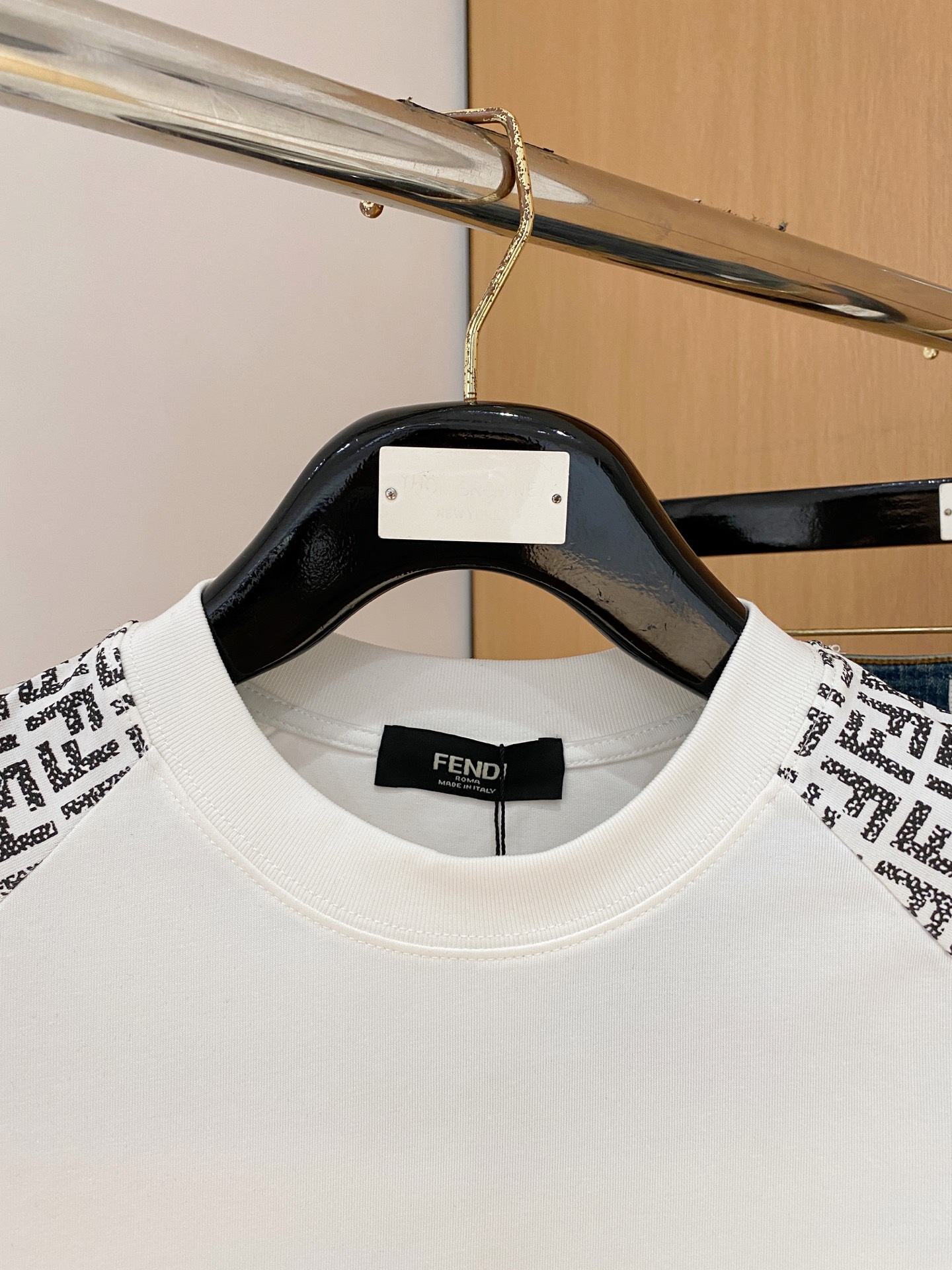 ss芬迪纯棉最新面料经典标识图案logo时尚简约潮流短袖，最顶级的品质专柜原单短袖，顶级制作工艺进口面料