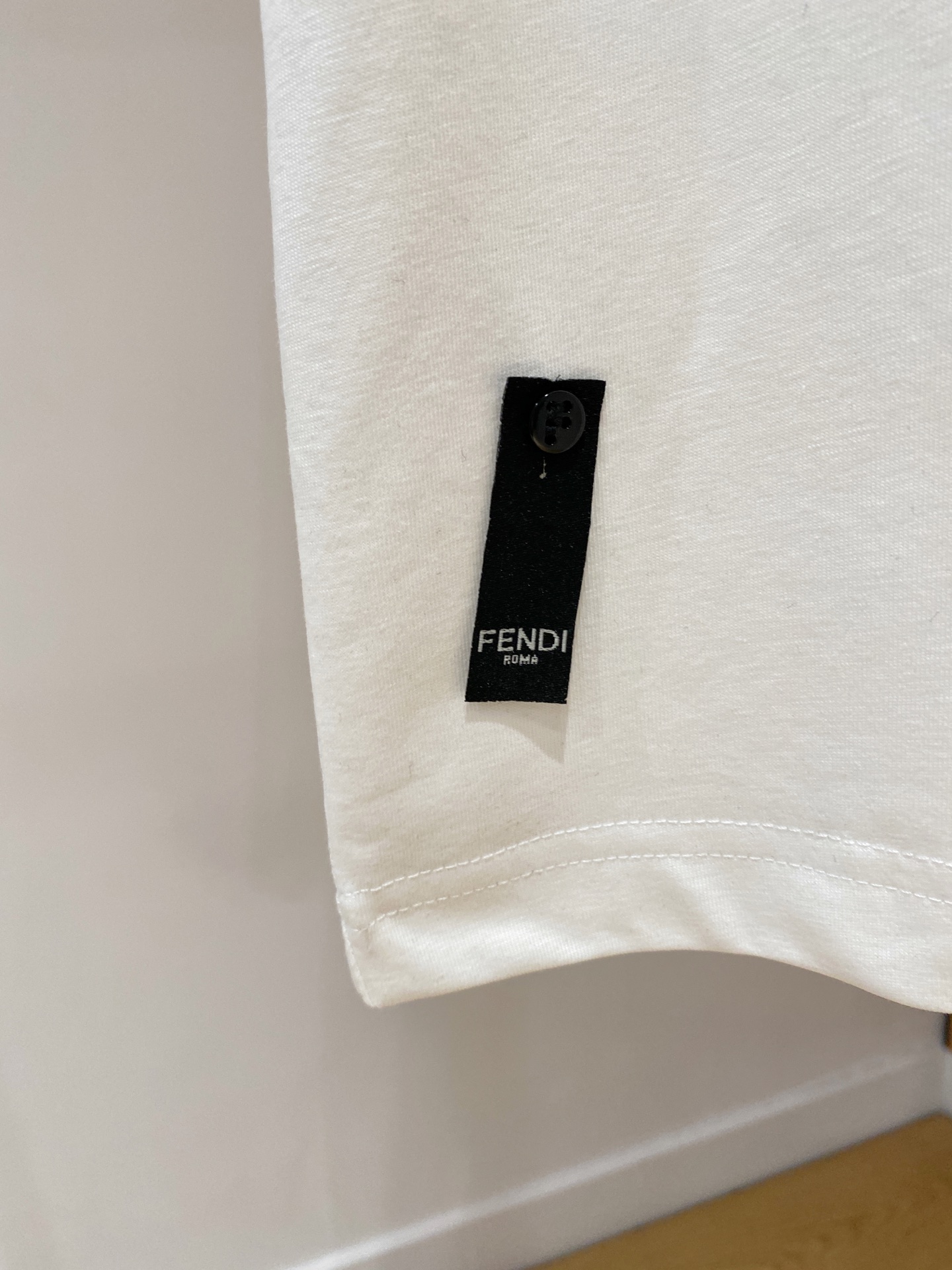 ss芬迪纯棉最新面料经典标识图案logo时尚简约潮流短袖，最顶级的品质专柜原单短袖，顶级制作工艺进口面料