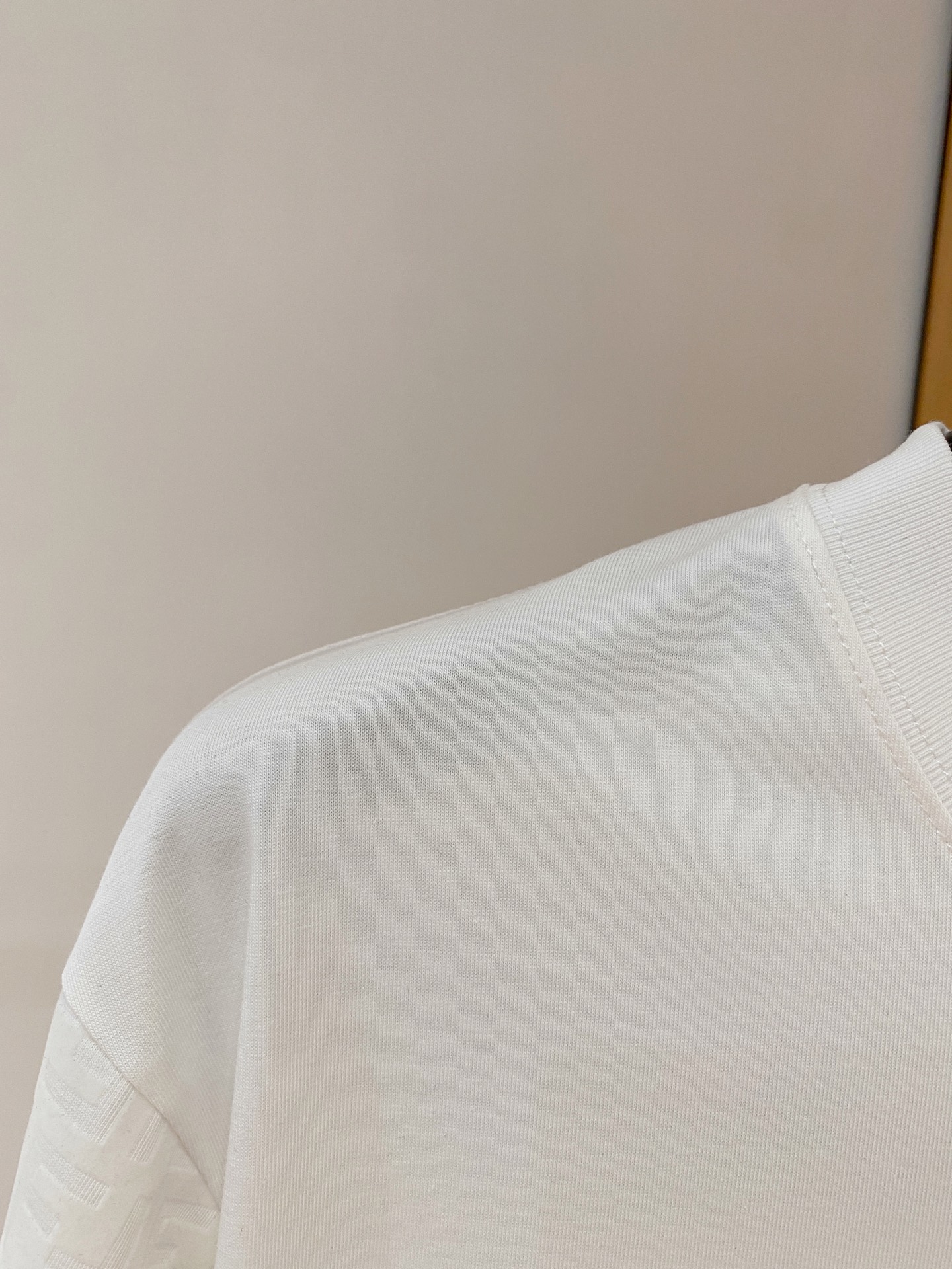 ss巴宝莉纯棉最新面料经典标识图案logo时尚简约潮流短袖，最顶级的品质专柜原单短袖，顶级制作工艺进口面