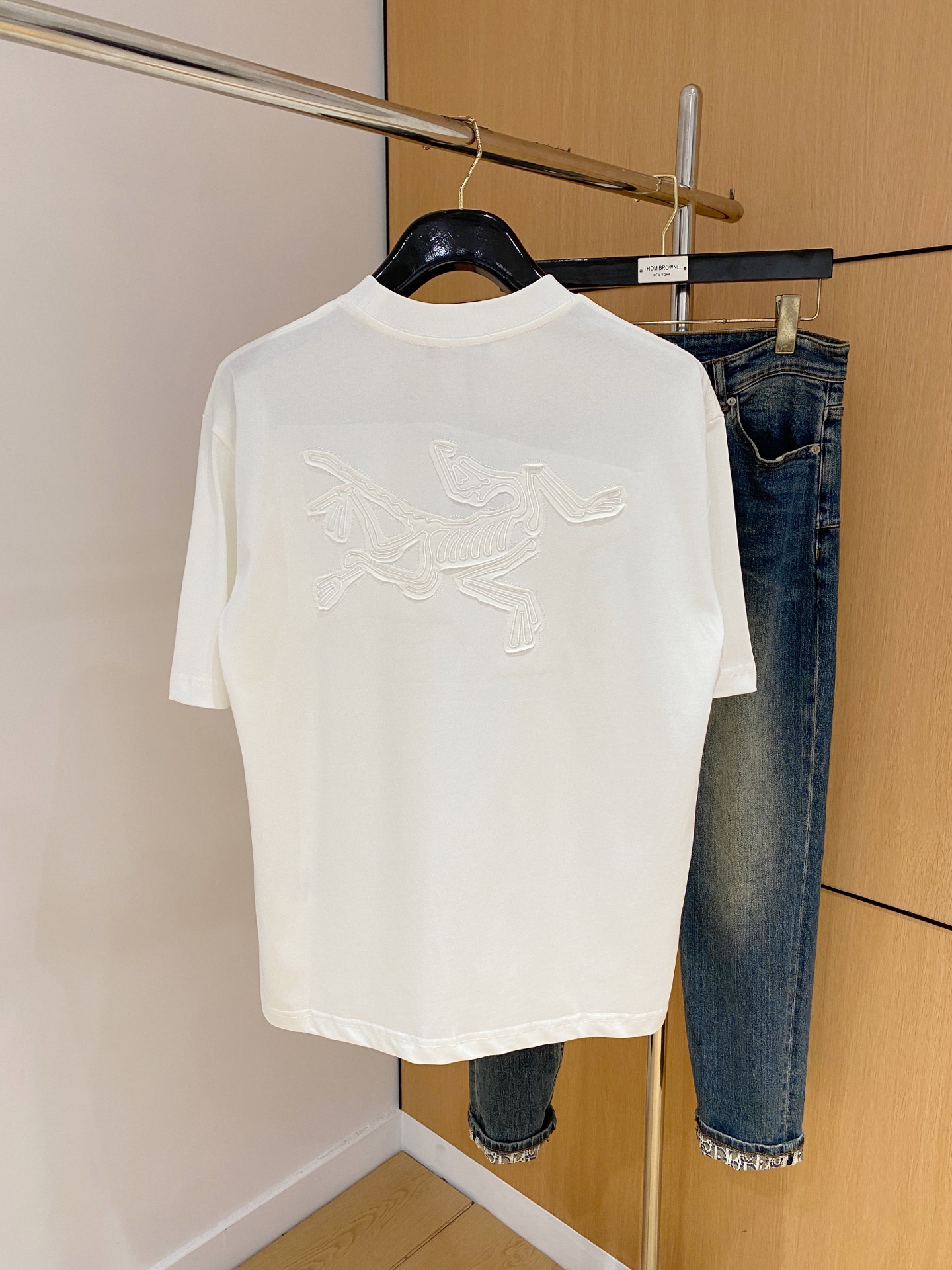 ss始祖鸟纯棉最新面料经典标识图案logo时尚简约潮流短袖，最顶级的品质专柜原单短袖，顶级制作工艺进口面