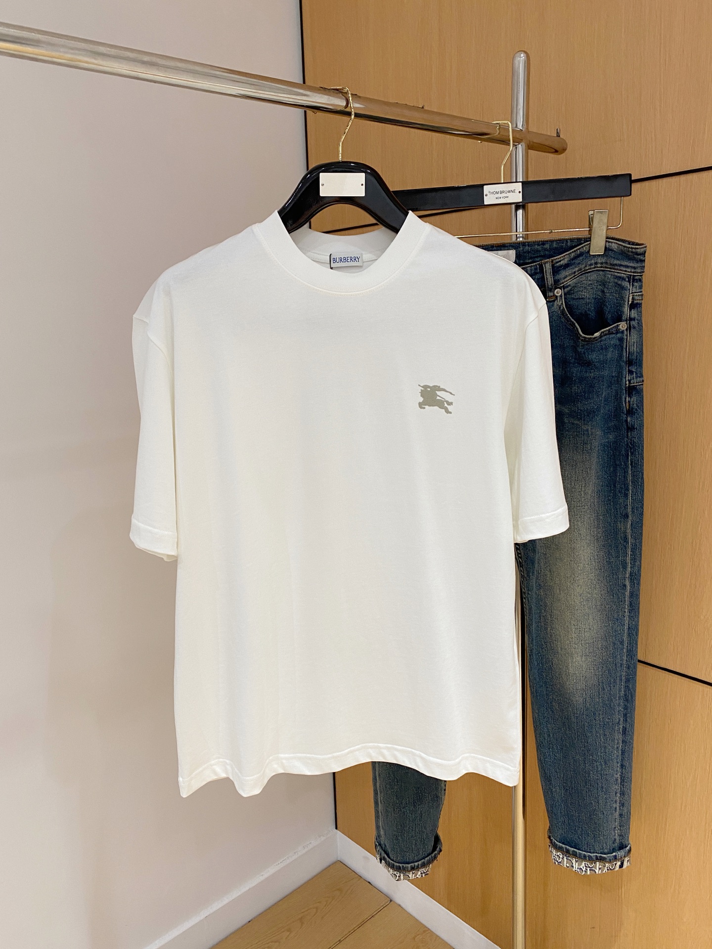 ss巴宝莉纯棉最新面料经典标识图案logo时尚简约潮流短袖，最顶级的品质专柜原单短袖，顶级制作工艺进口面