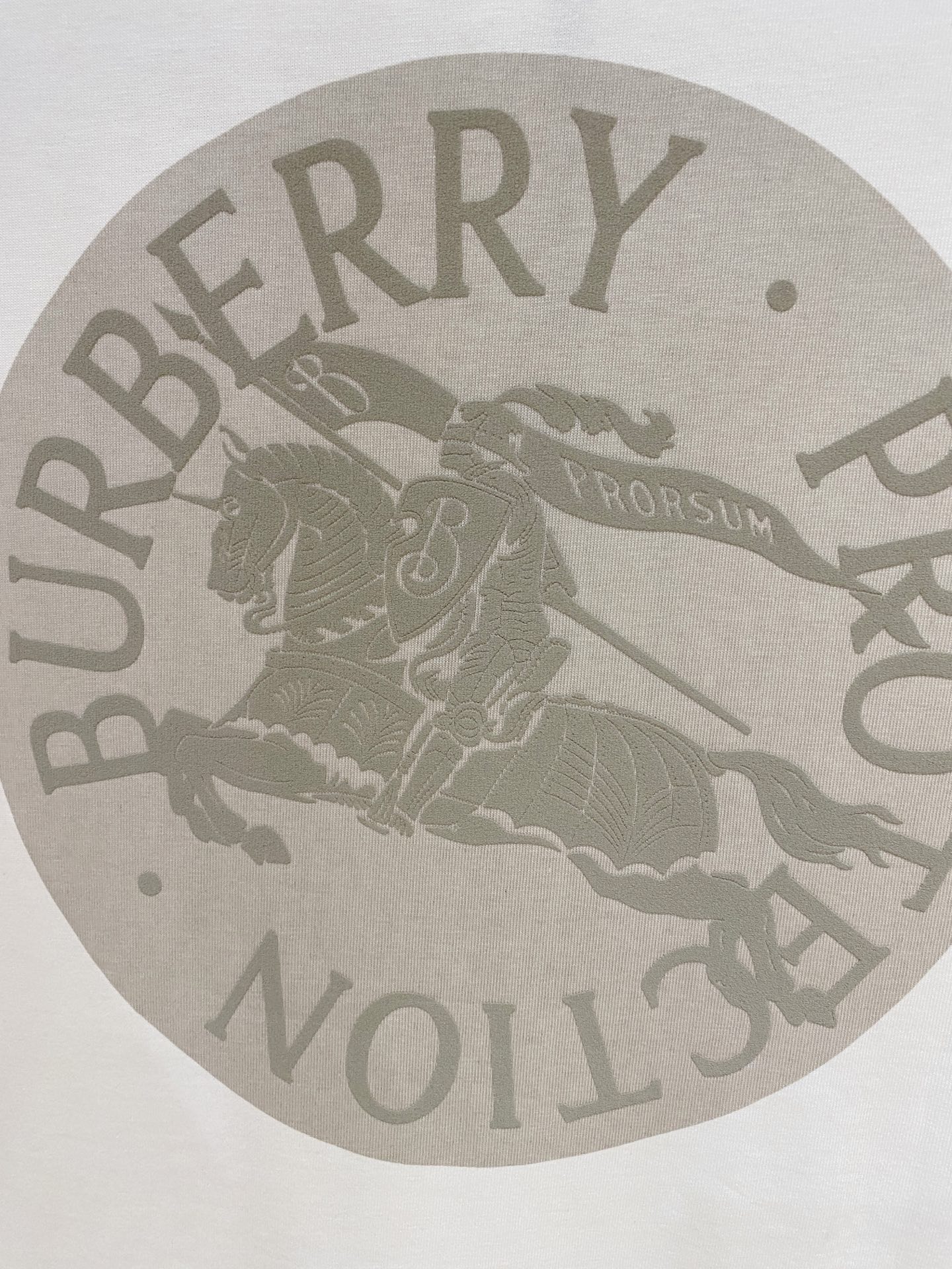 ss巴宝莉纯棉最新面料经典标识图案logo时尚简约潮流短袖，最顶级的品质专柜原单短袖，顶级制作工艺进口面