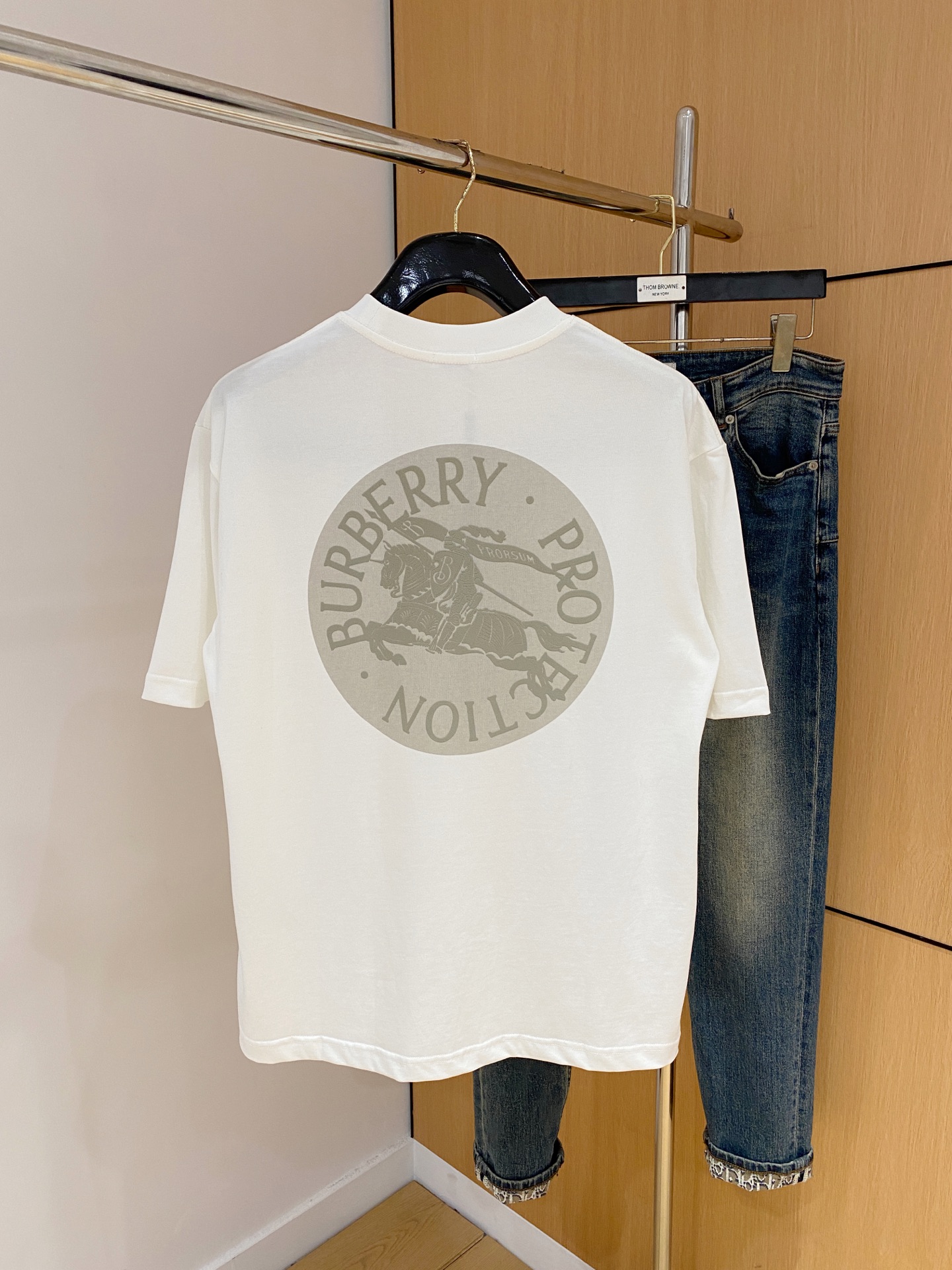 ss巴宝莉纯棉最新面料经典标识图案logo时尚简约潮流短袖，最顶级的品质专柜原单短袖，顶级制作工艺进口面