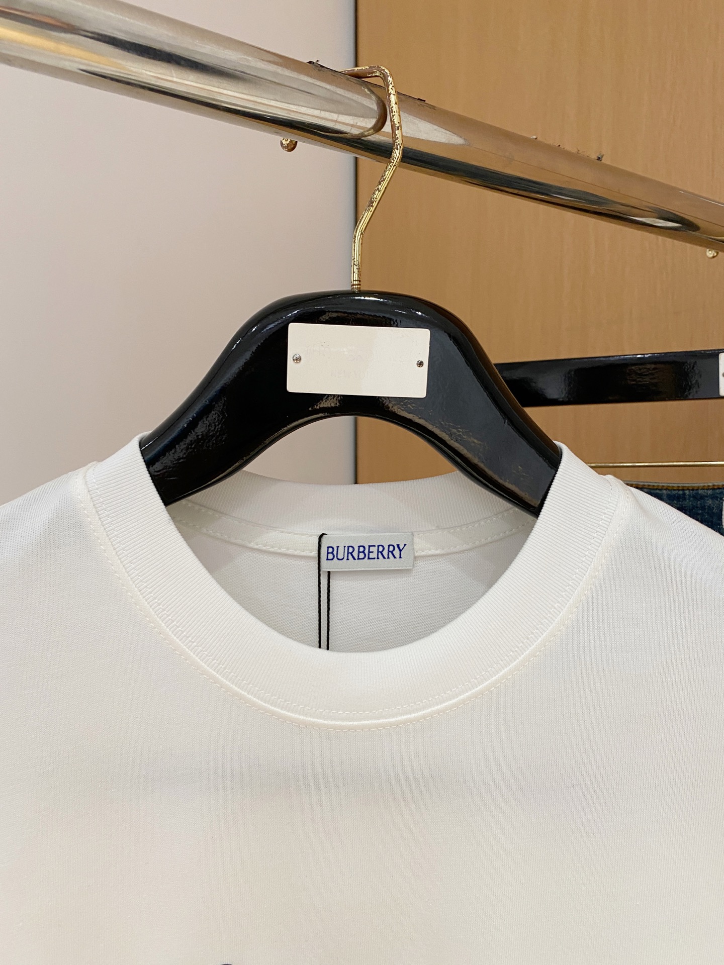 ss巴宝莉纯棉最新面料经典标识图案logo时尚简约潮流短袖，最顶级的品质专柜原单短袖，顶级制作工艺进口面