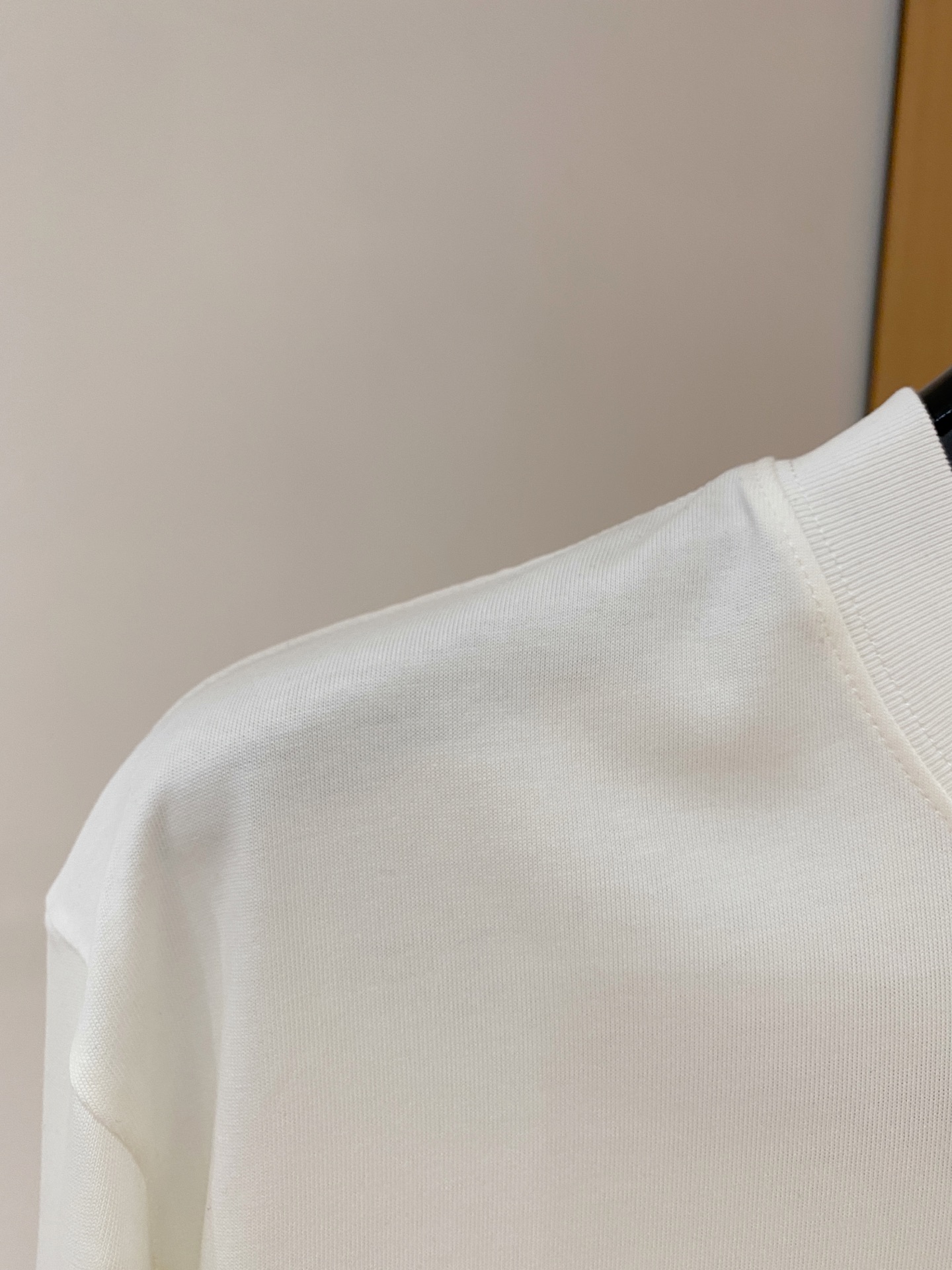 ss巴宝莉纯棉最新面料经典标识图案logo时尚简约潮流短袖，最顶级的品质专柜原单短袖，顶级制作工艺进口面