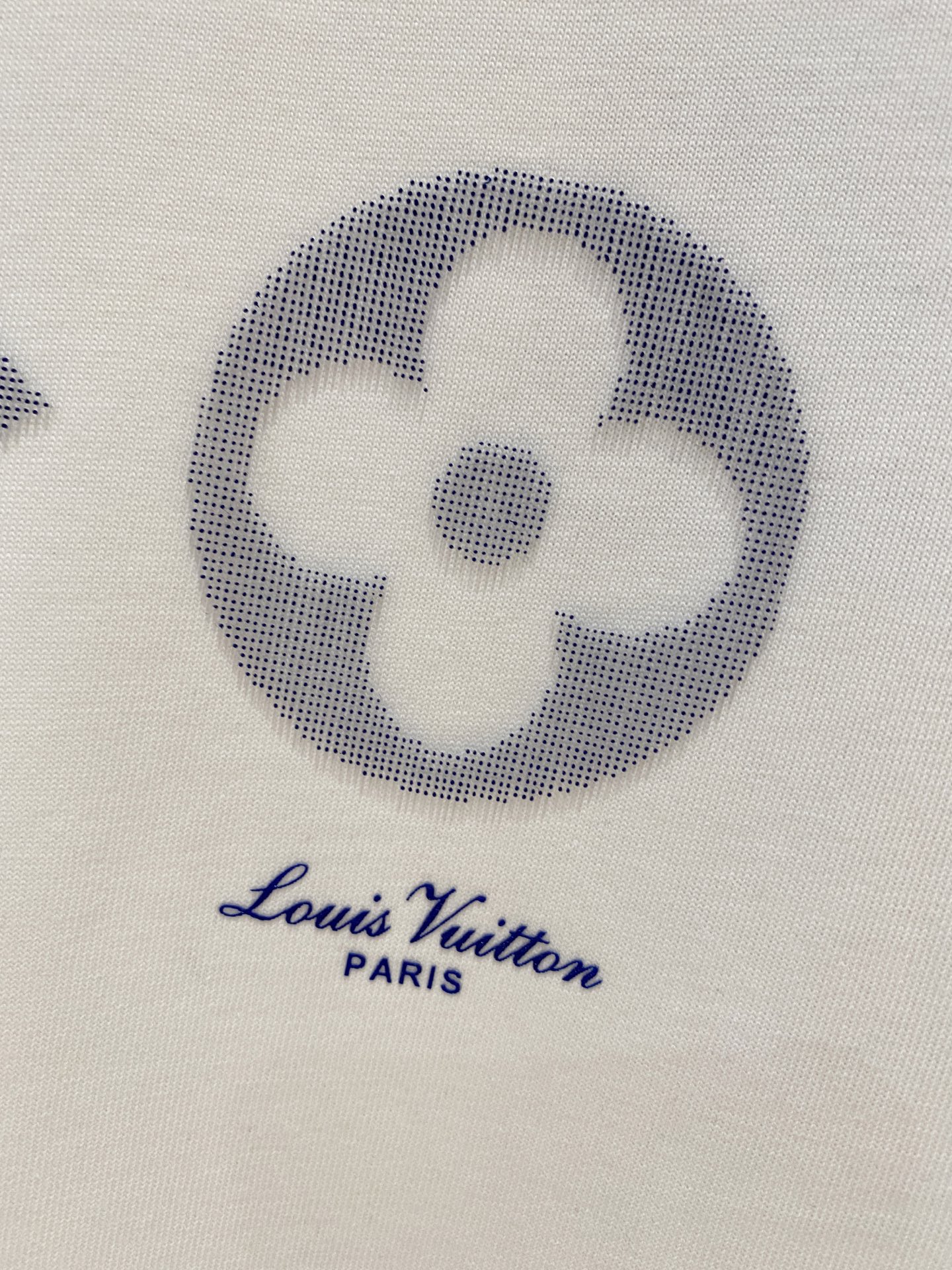 ssLV纯棉最新面料经典标识图案logo时尚简约潮流短袖，最顶级的品质专柜原单短袖，顶级制作工艺进口面料