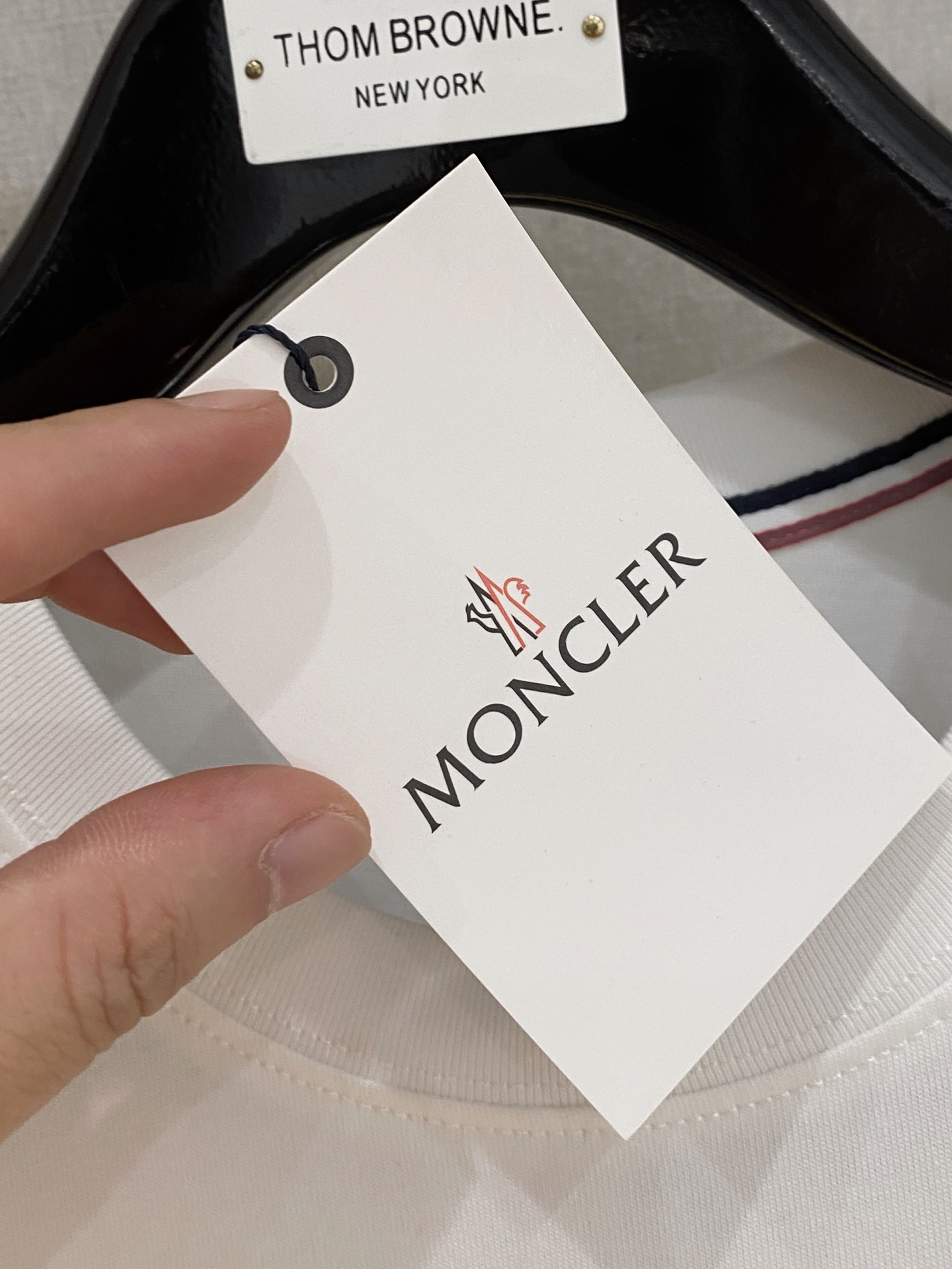 P蒙口25ss新款背心 领口和袖口增强螺纹不易变形🫠 领口包条螺纹、领脚标识logo侧麦！面料经洗水处理