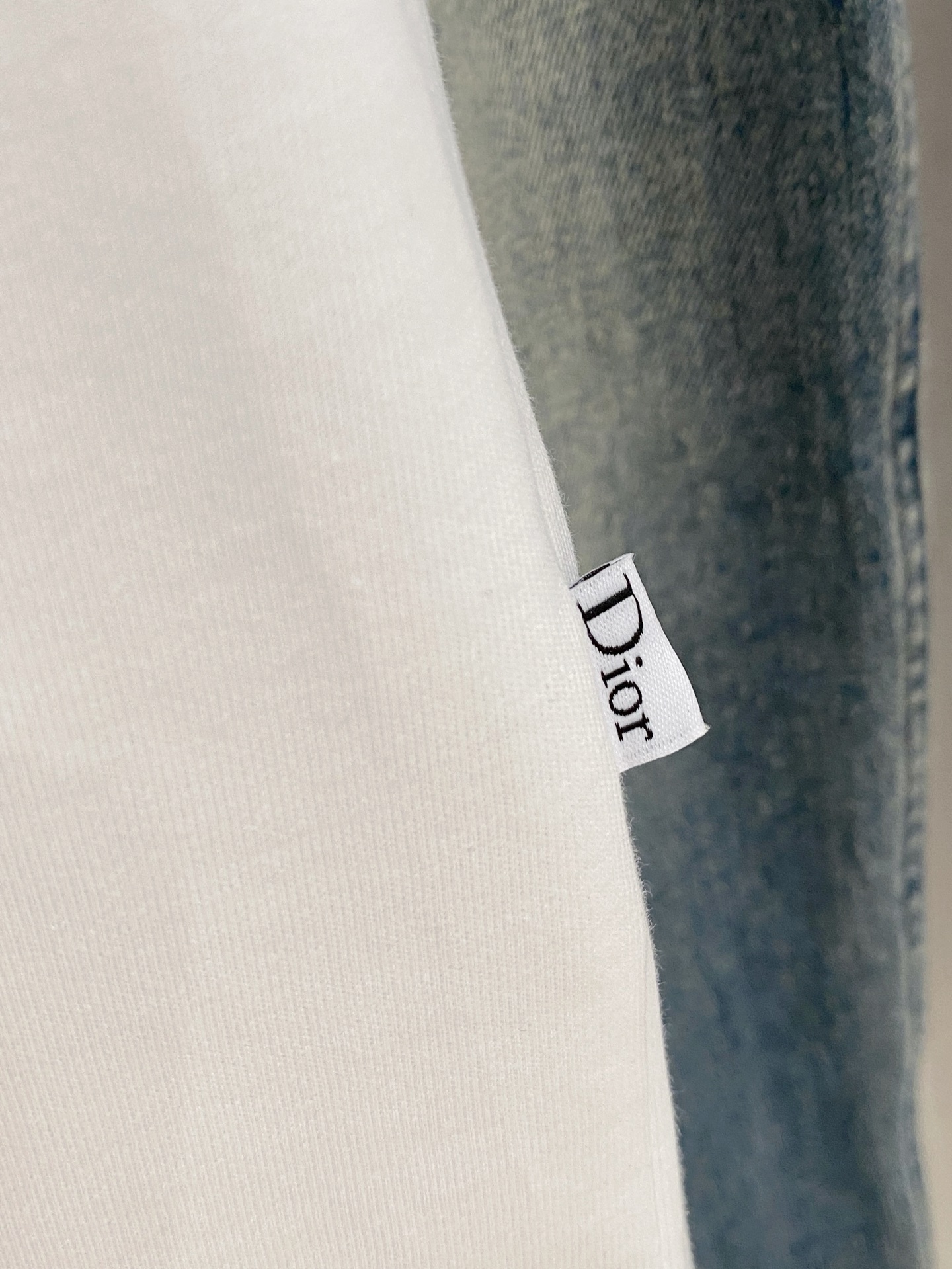 P迪奥25ss新款背心 领口和袖口增强螺纹不易变形🫠 领口包条螺纹、领脚标识logo侧麦！面料经洗水处理