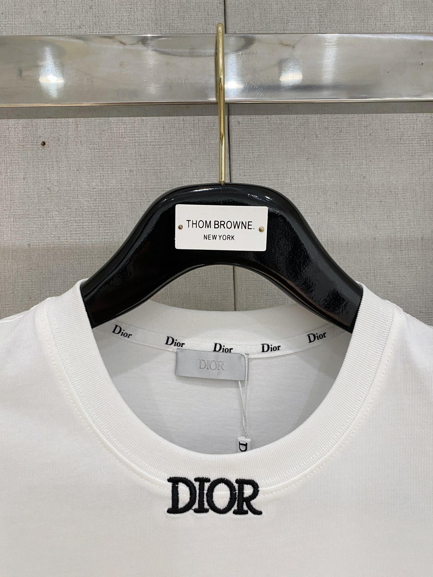 P迪奥25ss新款背心 领口和袖口增强螺纹不易变形🫠 领口包条螺纹、领脚标识logo侧麦！面料经洗水处理