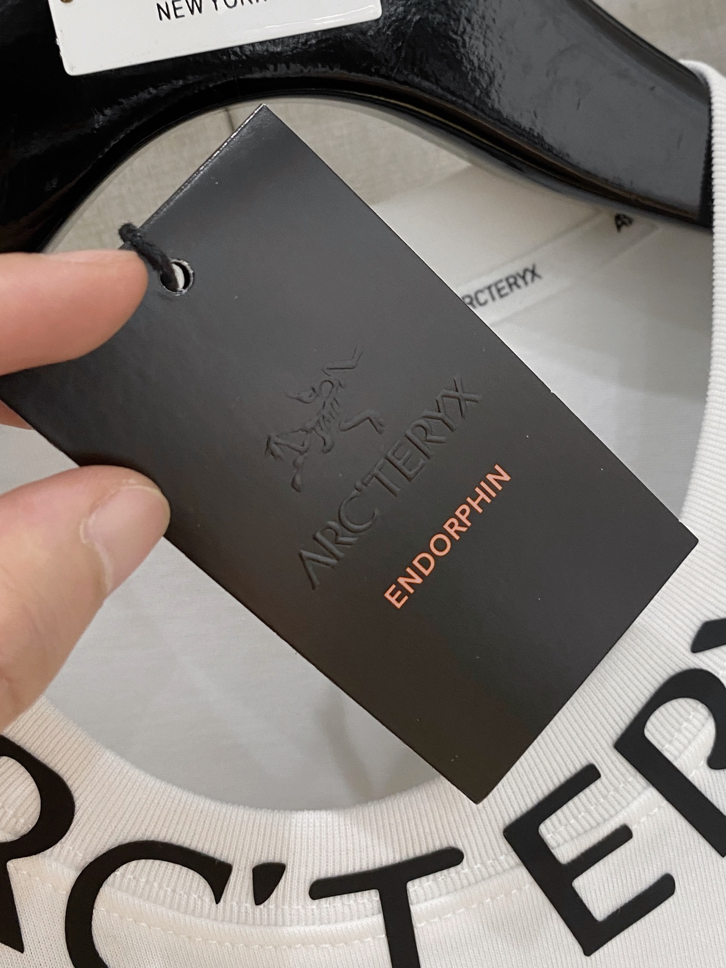 P始祖鸟25ss新款背心 领口和袖口增强螺纹不易变形🫠 领口包条螺纹、领脚标识logo侧麦！面料经洗水处