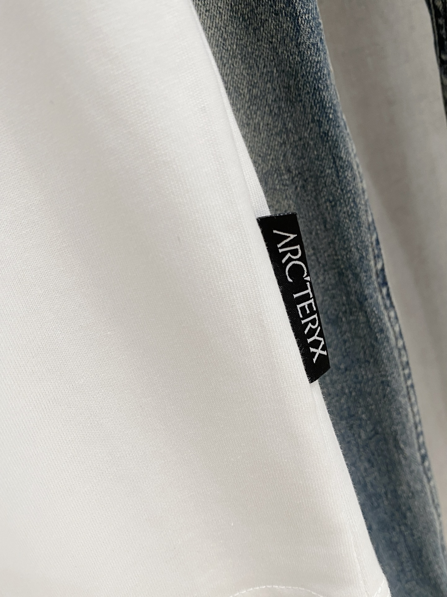 P始祖鸟25ss新款背心 领口和袖口增强螺纹不易变形🫠 领口包条螺纹、领脚标识logo侧麦！面料经洗水处