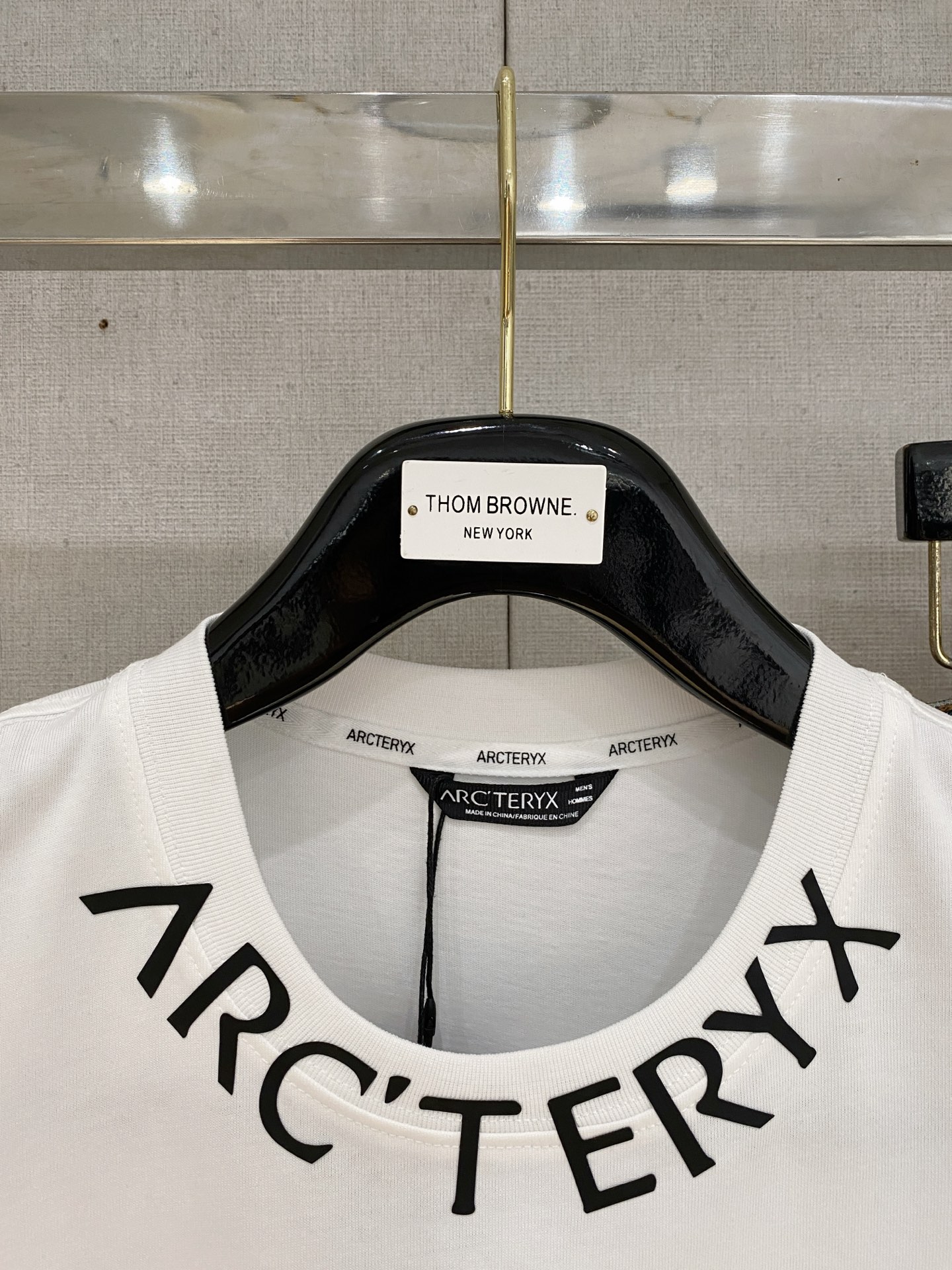 P始祖鸟25ss新款背心 领口和袖口增强螺纹不易变形🫠 领口包条螺纹、领脚标识logo侧麦！面料经洗水处