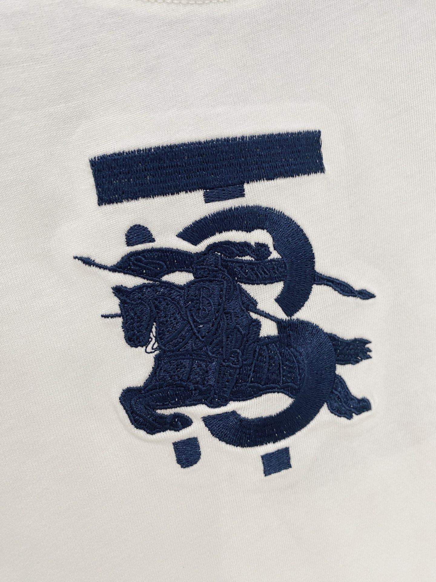 P巴宝莉25ss新款背心 领口和袖口增强螺纹不易变形🫠 领口包条螺纹、领脚标识logo侧麦！面料经洗水处