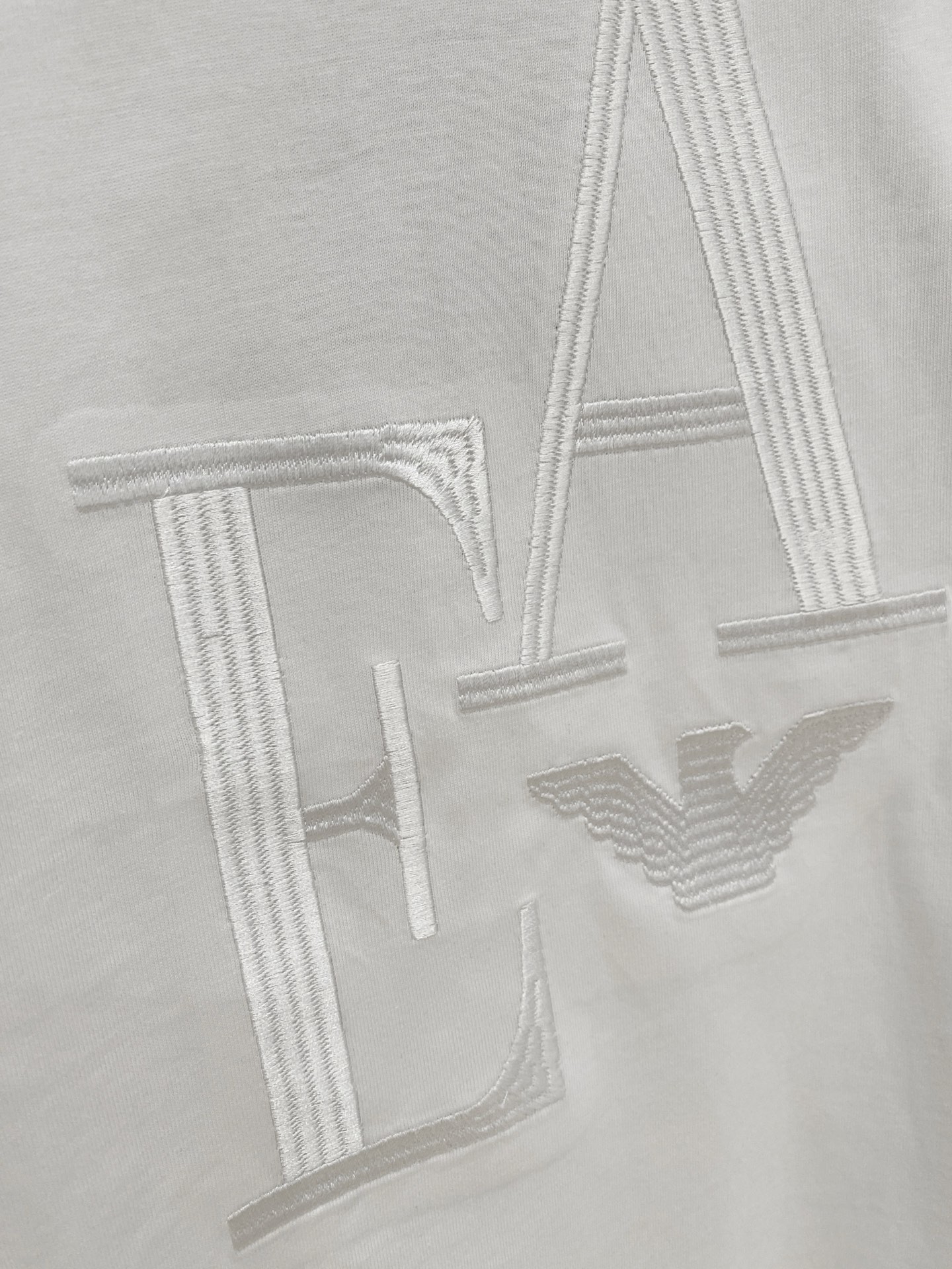 P阿玛尼25ss新款背心 领口和袖口增强螺纹不易变形🫠 领口包条螺纹、领脚标识logo侧麦！面料经洗水处