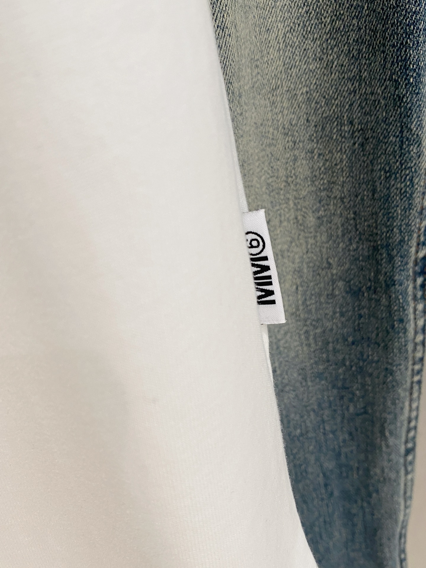 P马吉拉25ss新款背心 领口和袖口增强螺纹不易变形🫠 领口包条螺纹、领脚标识logo侧麦！面料经洗水处