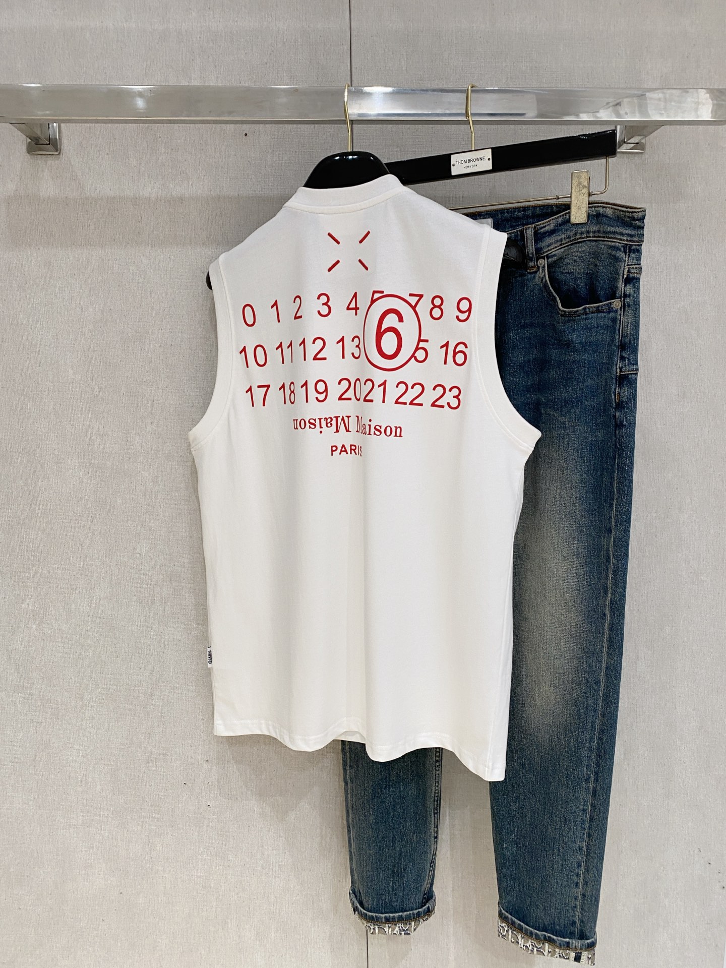 P马吉拉25ss新款背心 领口和袖口增强螺纹不易变形🫠 领口包条螺纹、领脚标识logo侧麦！面料经洗水处