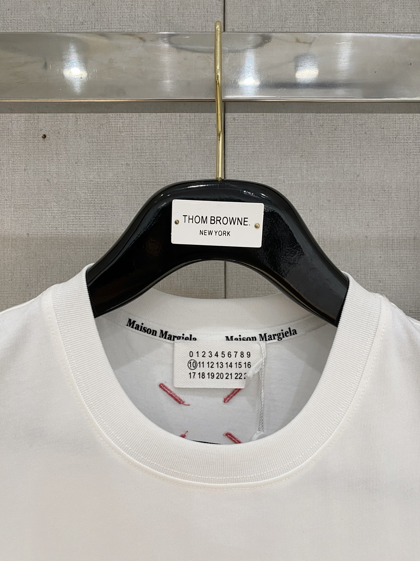 P马吉拉25ss新款背心 领口和袖口增强螺纹不易变形🫠 领口包条螺纹、领脚标识logo侧麦！面料经洗水处