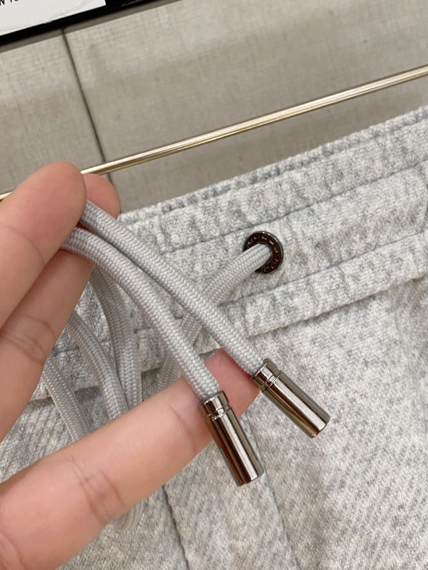  Lv  2025ss春夏新款👖原单专柜休闲短裤，奢华经典品牌原版LOGO配饰 专柜热销款 身穿着非常舒