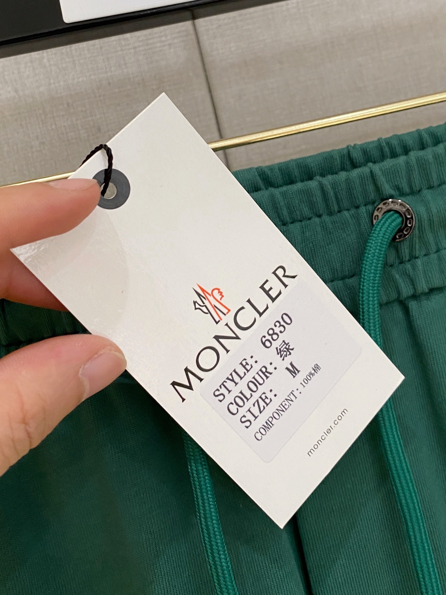  蒙口 2025ss春夏新款👖原单专柜休闲短裤，奢华经典品牌原版LOGO配饰 专柜热销款 身穿着非常舒适
