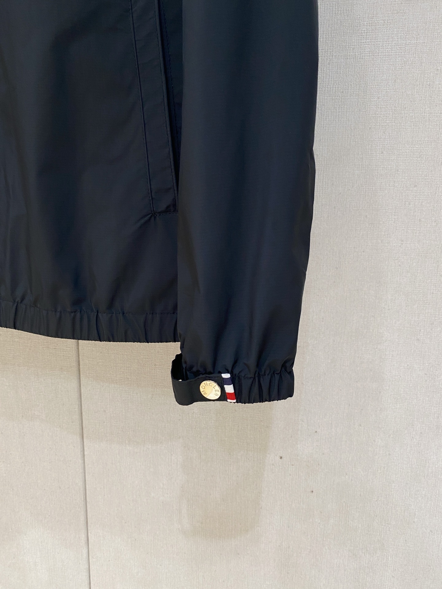 蒙口 2025春夏新款男士防晒服轻薄外套,独特订制防晒科技面料,结合凉感涂层体感清凉不闷热,出汗后速