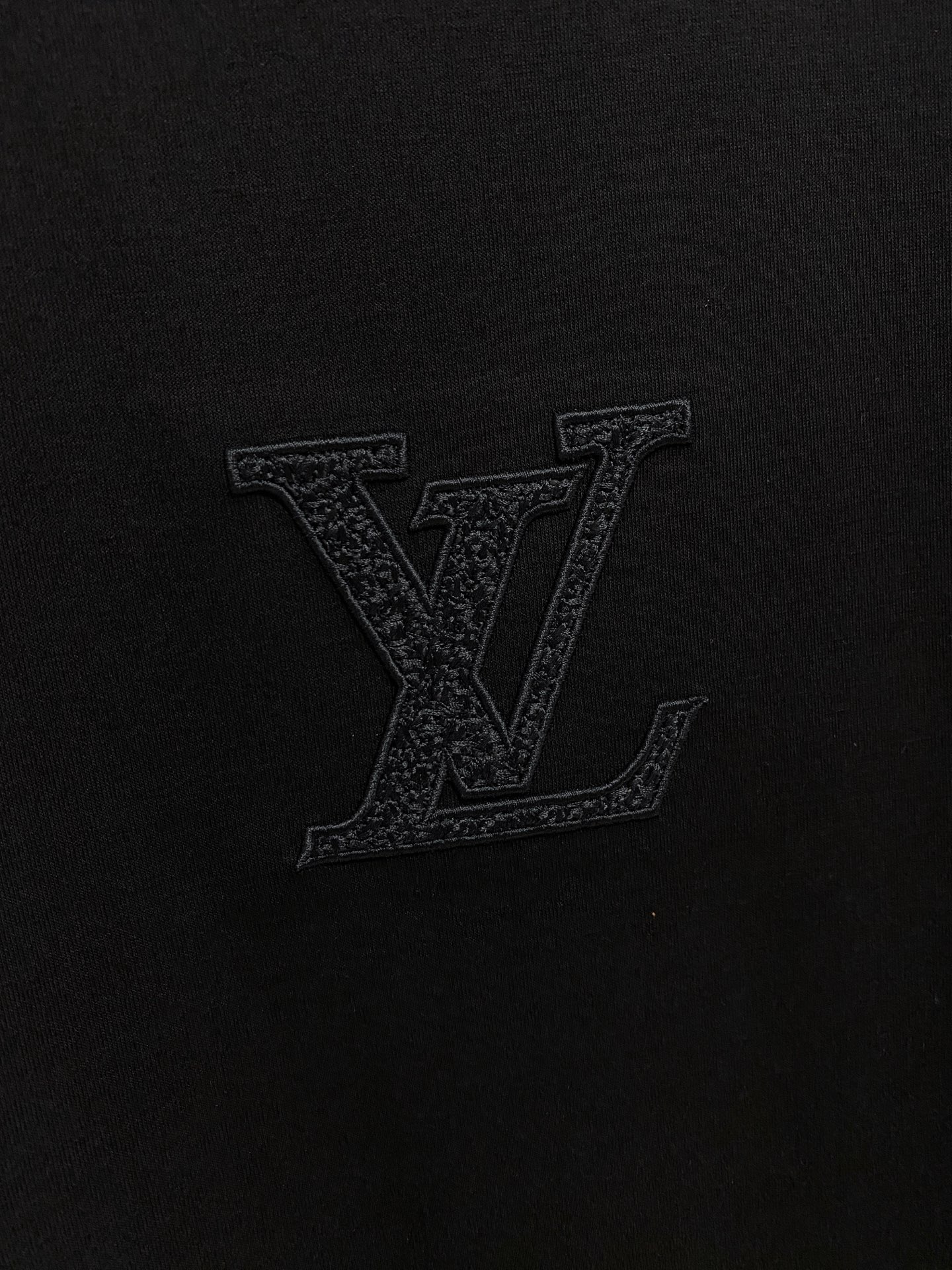 PLV🔥🔥高端定制 2025春夏新款首发专柜最新款短袖短裤休闲套装 高端订制 设计前卫时尚！品牌logo