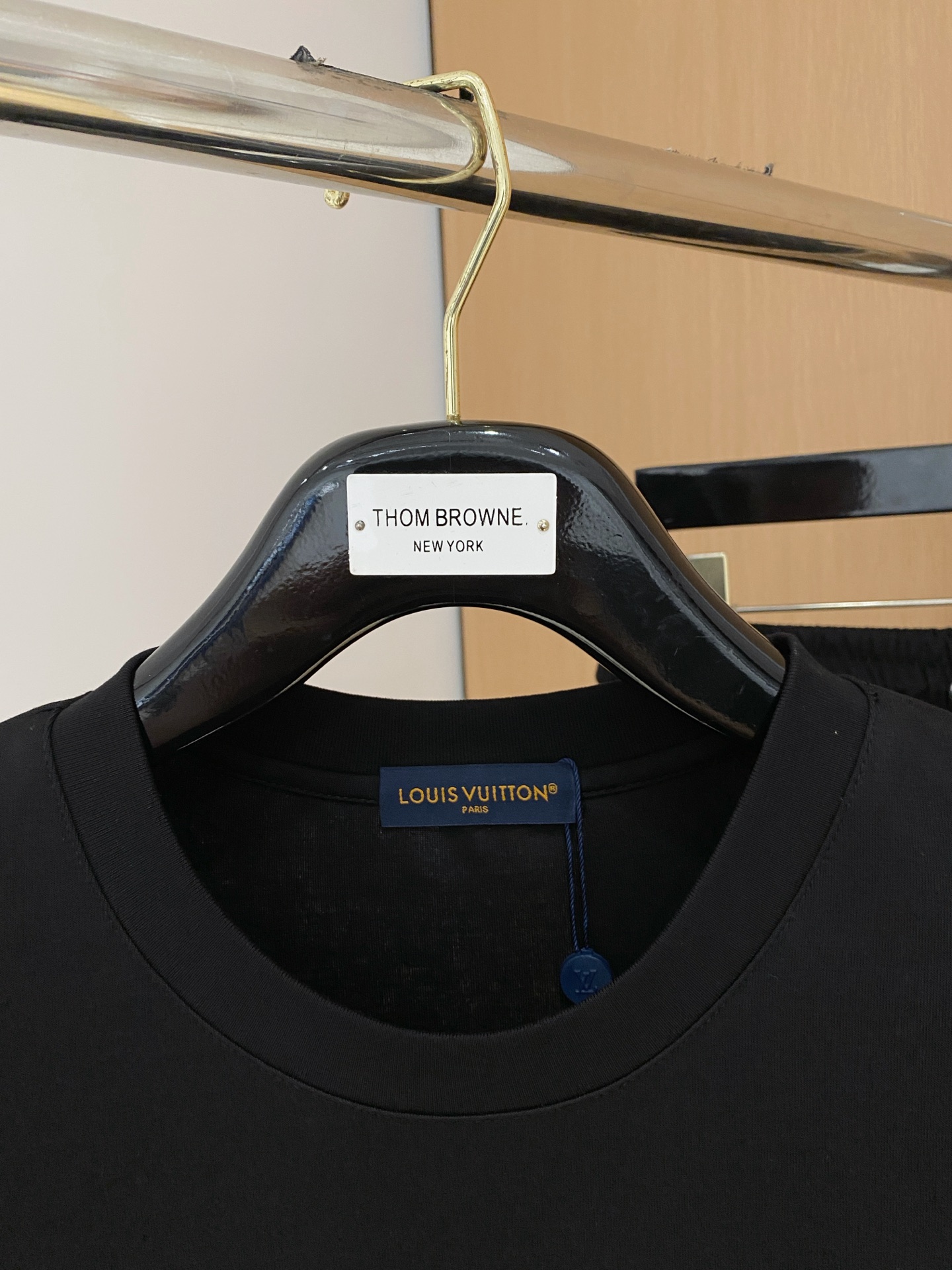 PLV🔥🔥高端定制 2025春夏新款首发专柜最新款短袖短裤休闲套装 高端订制 设计前卫时尚！品牌logo