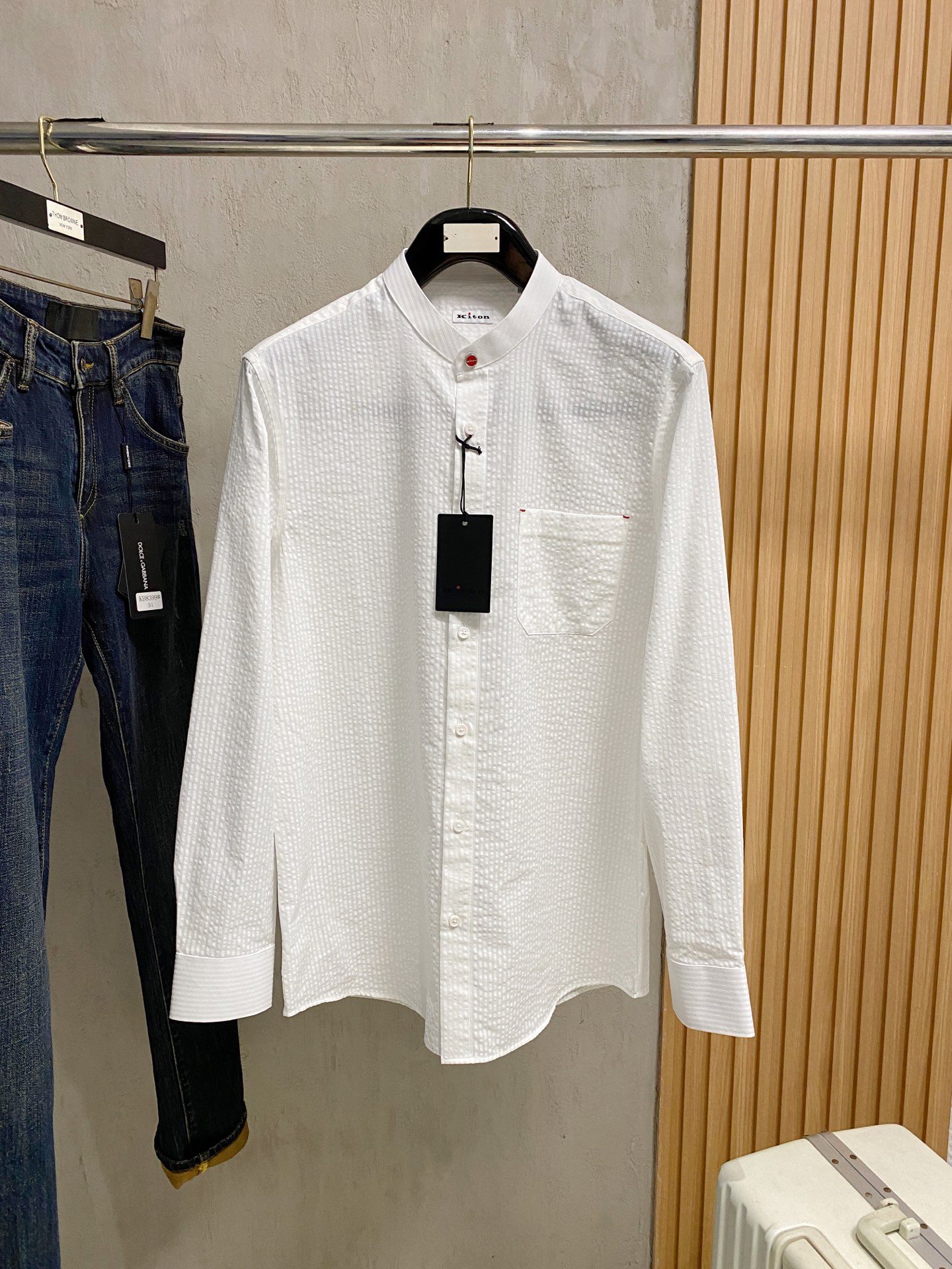 强势上新，新款不断！！！新款衬衫，高级面料高级做工，顶级品质！！！S一XXLS穿125左右m穿140左右