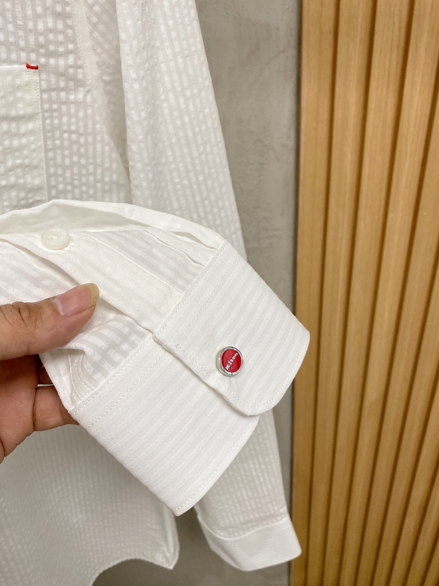 强势上新，新款不断！！！新款衬衫，高级面料高级做工，顶级品质！！！S一XXLS穿125左右m穿140左右