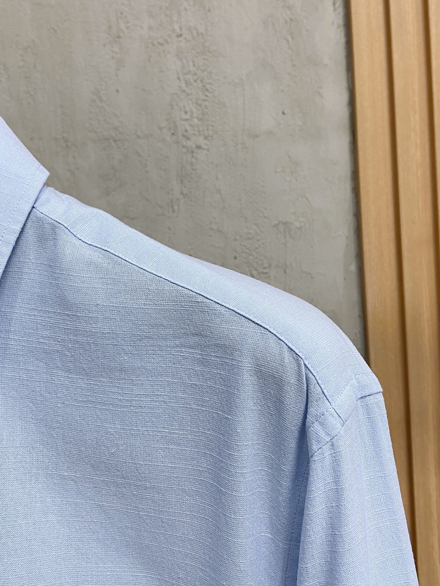 强势上新，新款不断！！！新款衬衫，高级面料高级做工，顶级品质！！！S一XXLS穿125左右m穿140左右