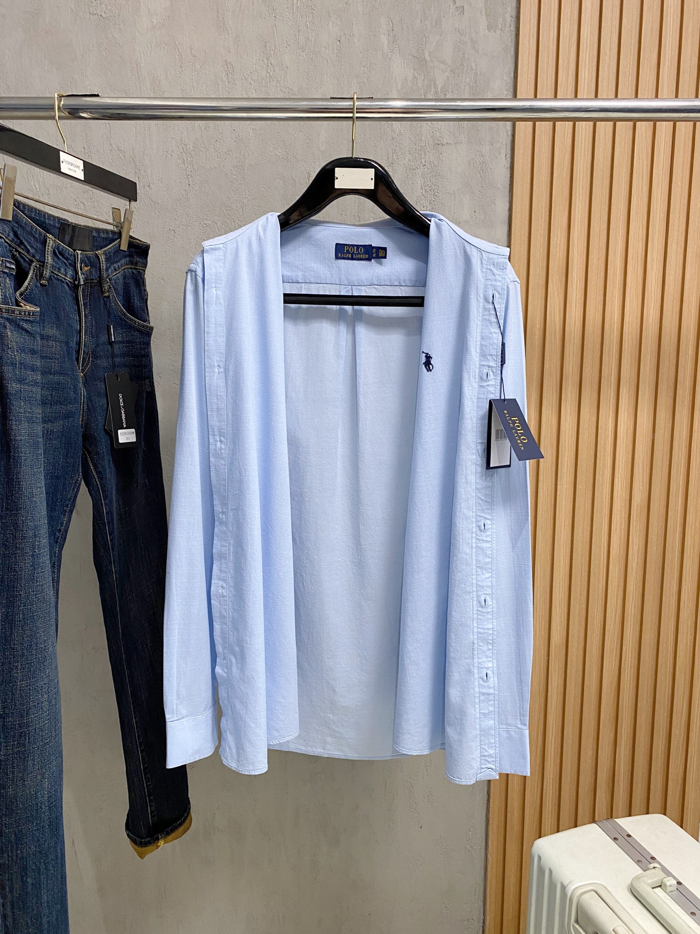 强势上新，新款不断！！！新款衬衫，高级面料高级做工，顶级品质！！！S一XXLS穿125左右m穿140左右