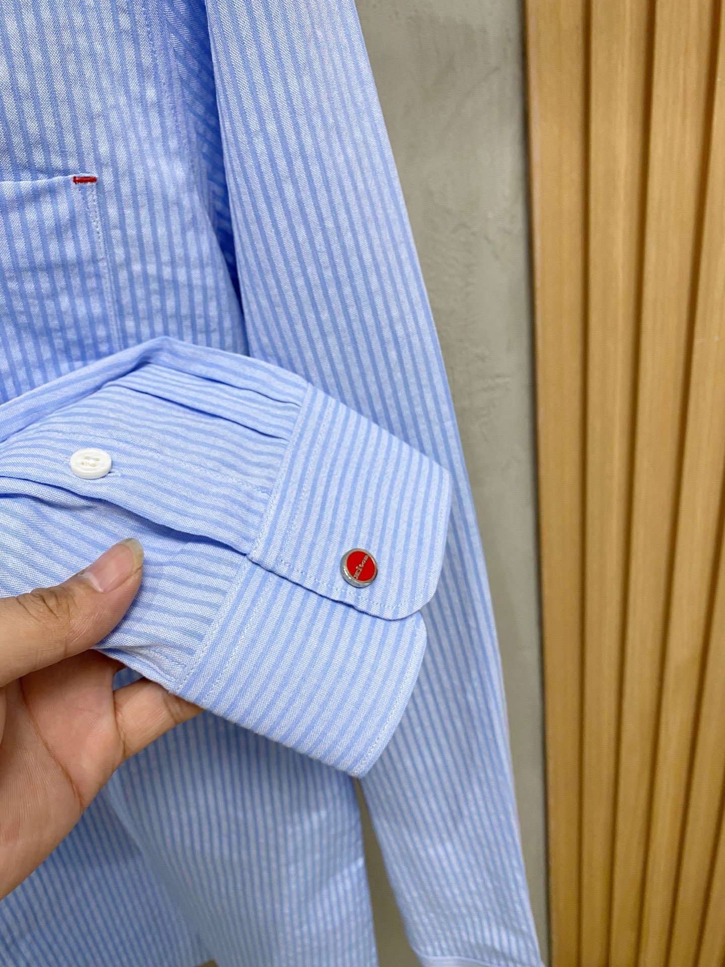 强势上新，新款不断！！！新款衬衫，高级面料高级做工，顶级品质！！！S一XXLS穿125左右m穿140左右