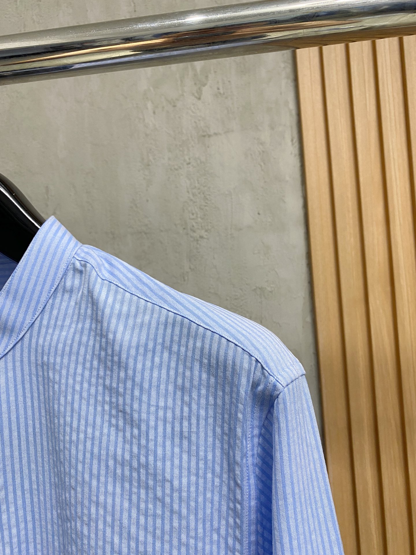 强势上新，新款不断！！！新款衬衫，高级面料高级做工，顶级品质！！！S一XXLS穿125左右m穿140左右