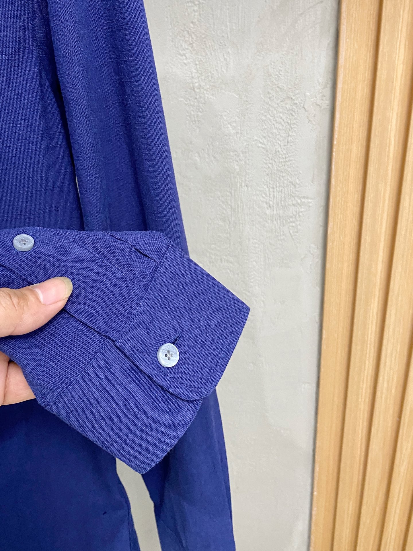 强势上新，新款不断！！！新款衬衫，高级面料高级做工，顶级品质！！！S一XXLS穿125左右m穿140左右