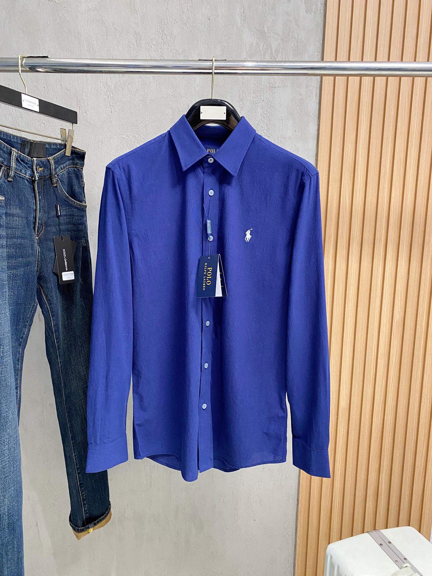 强势上新，新款不断！！！新款衬衫，高级面料高级做工，顶级品质！！！S一XXLS穿125左右m穿140左右