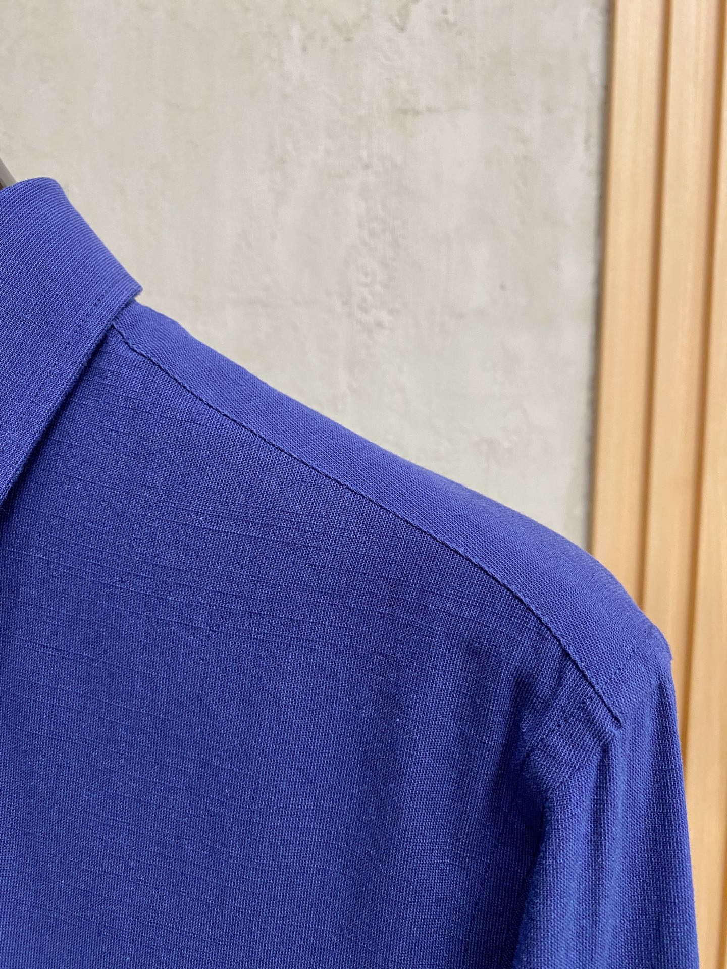 强势上新，新款不断！！！新款衬衫，高级面料高级做工，顶级品质！！！S一XXLS穿125左右m穿140左右