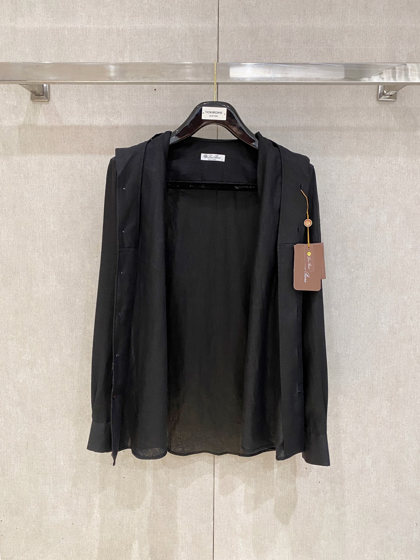 长袖P，lP🆕轻盈雅致，长袖亚麻衬衫——25年春夏日里的温柔守候短袖衬衫，臻品定制系列的材质、精湛的工艺