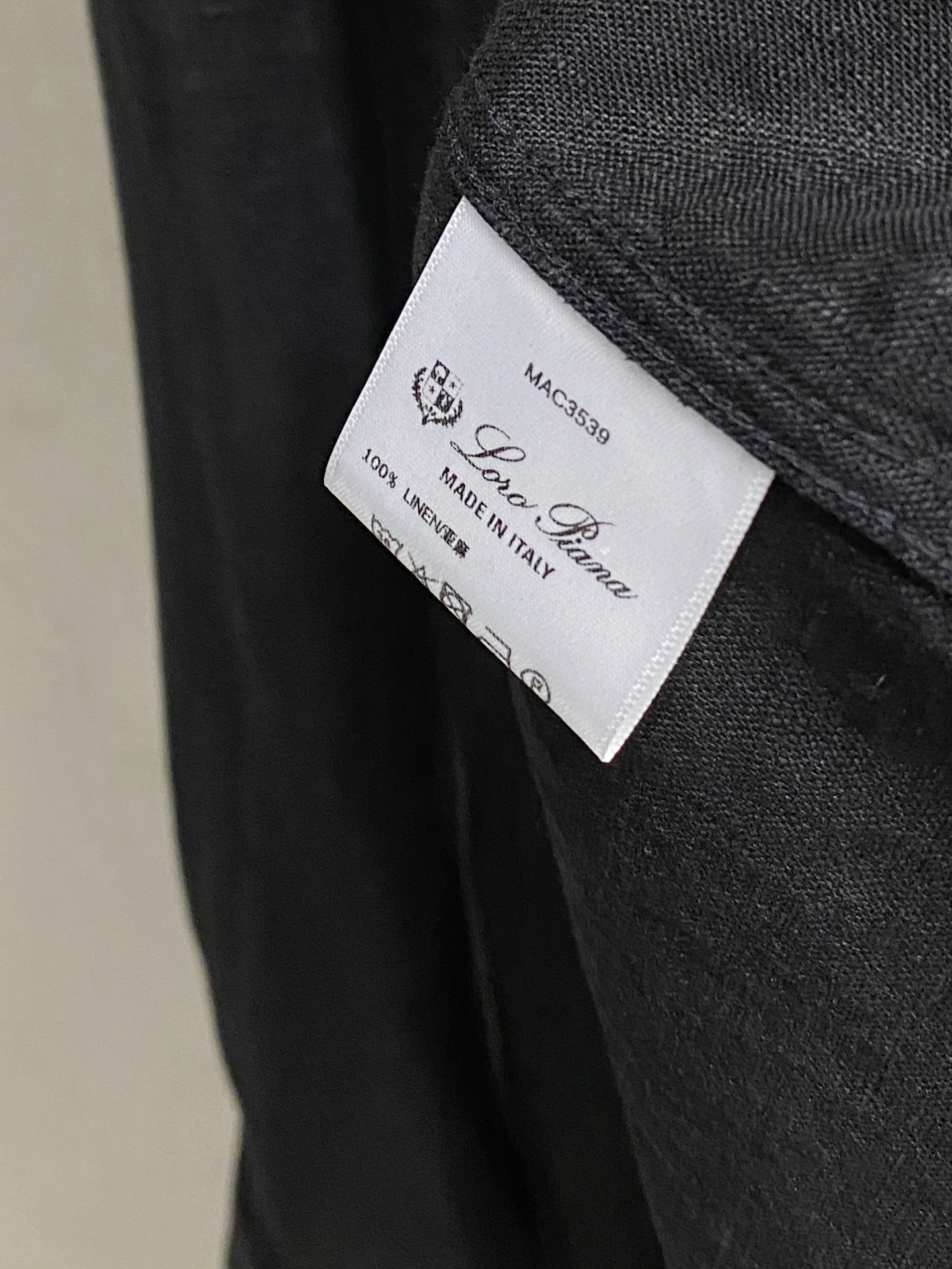 长袖P，lP🆕轻盈雅致，长袖亚麻衬衫——25年春夏日里的温柔守候短袖衬衫，臻品定制系列的材质、精湛的工艺