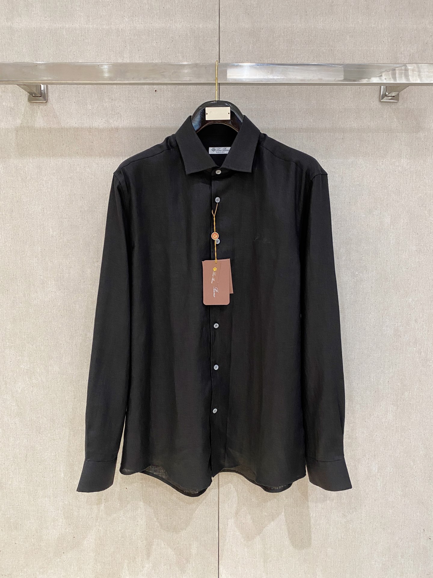 长袖P，lP🆕轻盈雅致，长袖亚麻衬衫——25年春夏日里的温柔守候短袖衬衫，臻品定制系列的材质、精湛的工艺