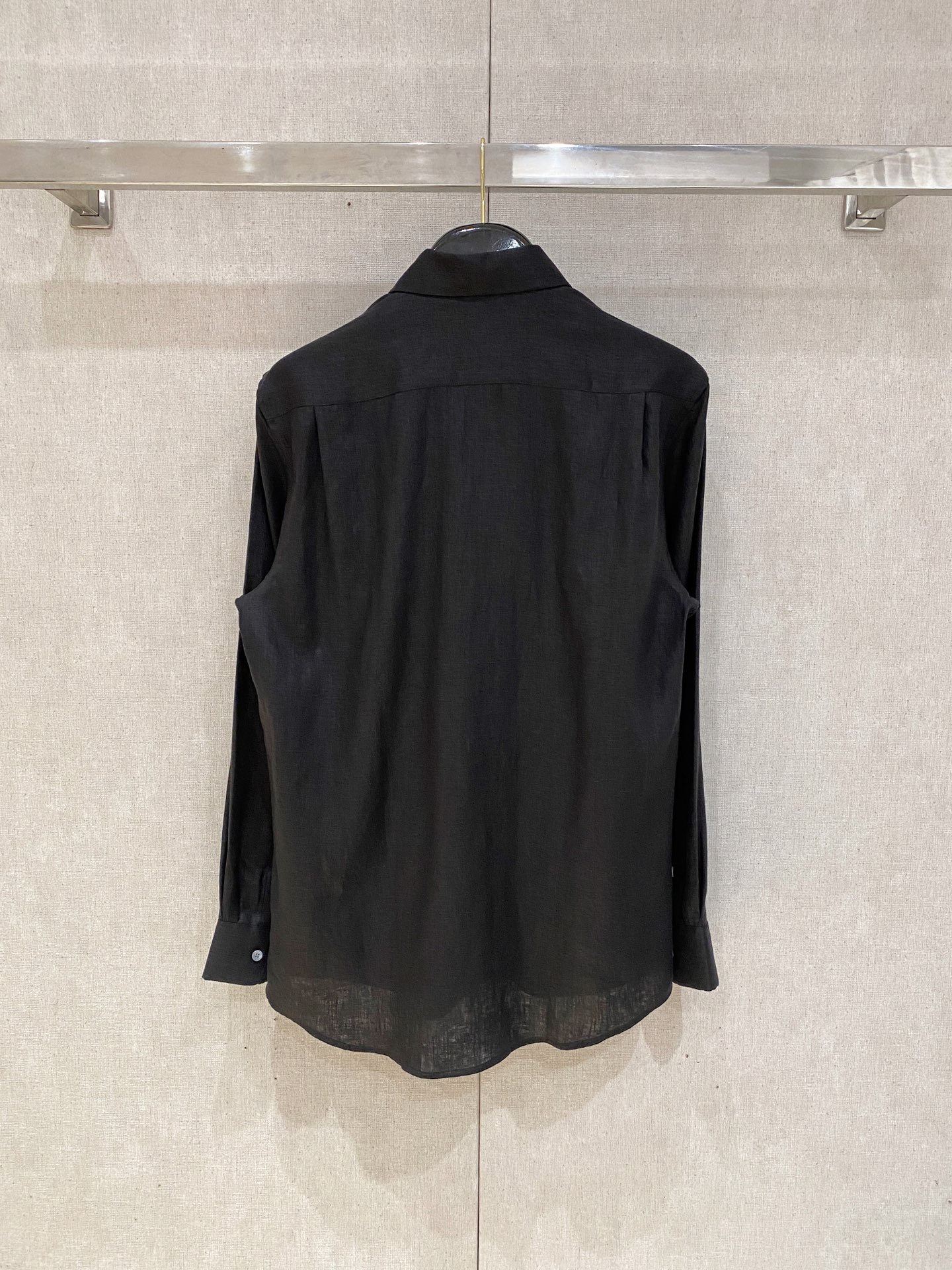 长袖P，lP🆕轻盈雅致，长袖亚麻衬衫——25年春夏日里的温柔守候短袖衬衫，臻品定制系列的材质、精湛的工艺