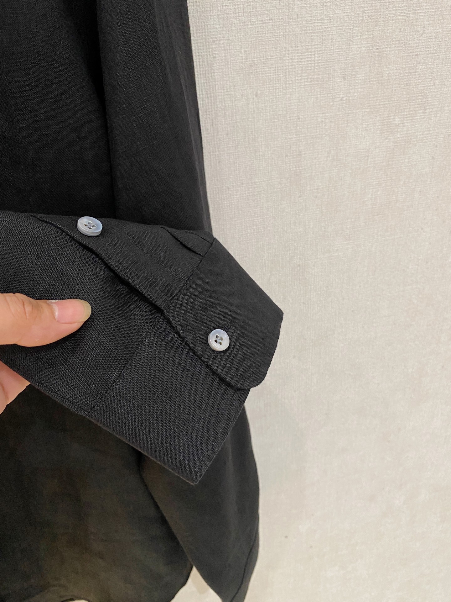 长袖P，lP🆕轻盈雅致，长袖亚麻衬衫——25年春夏日里的温柔守候短袖衬衫，臻品定制系列的材质、精湛的工艺