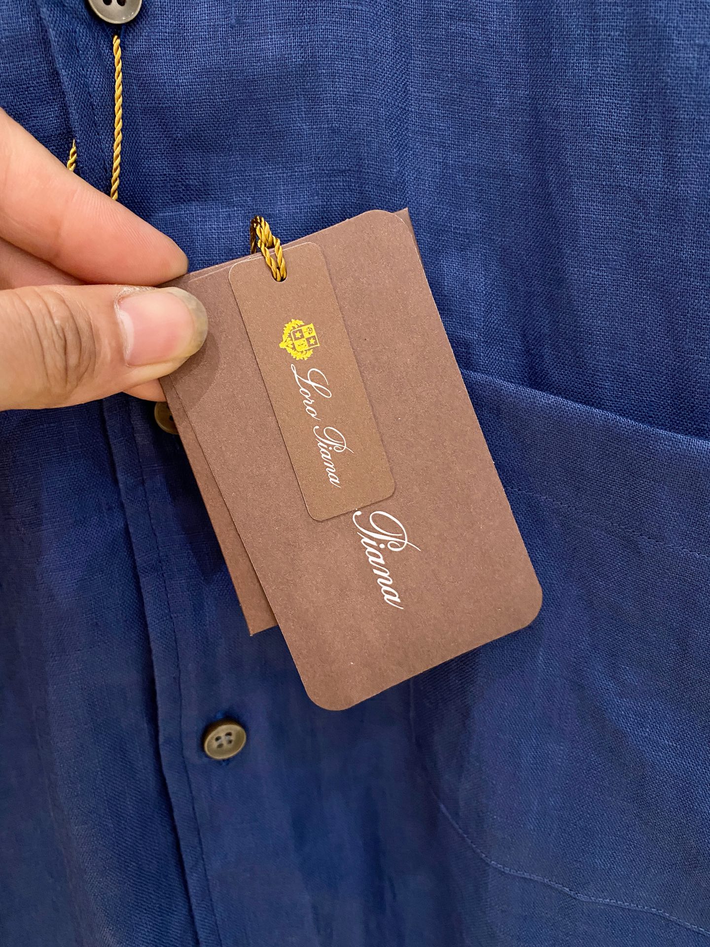 长袖P，lP🆕轻盈雅致，长袖亚麻衬衫——25年春夏日里的温柔守候短袖衬衫，臻品定制系列的材质、精湛的工艺